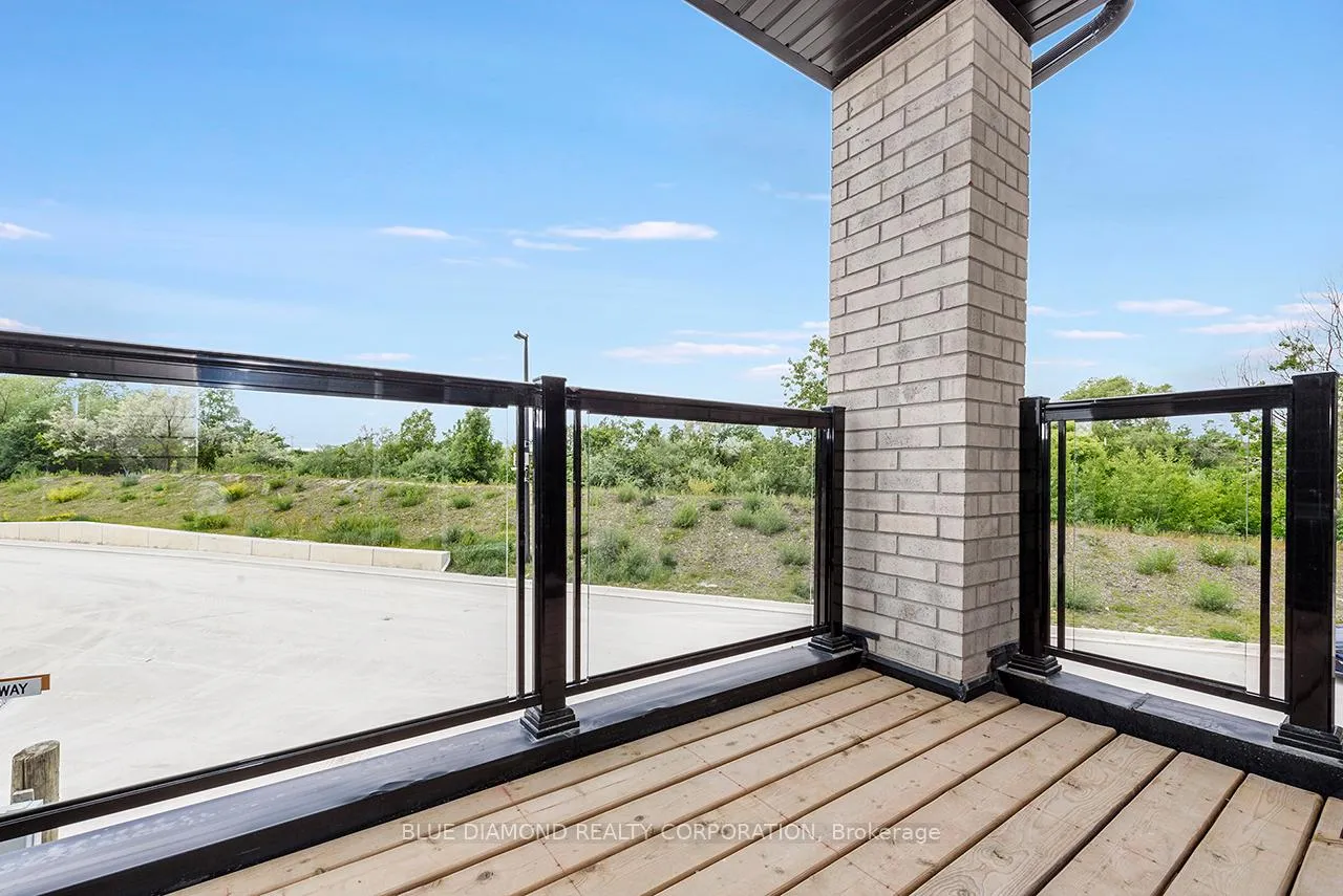 Photo 16 of 49 Kintall Way, Vaughan, Steeles West Industrial — HOMEH