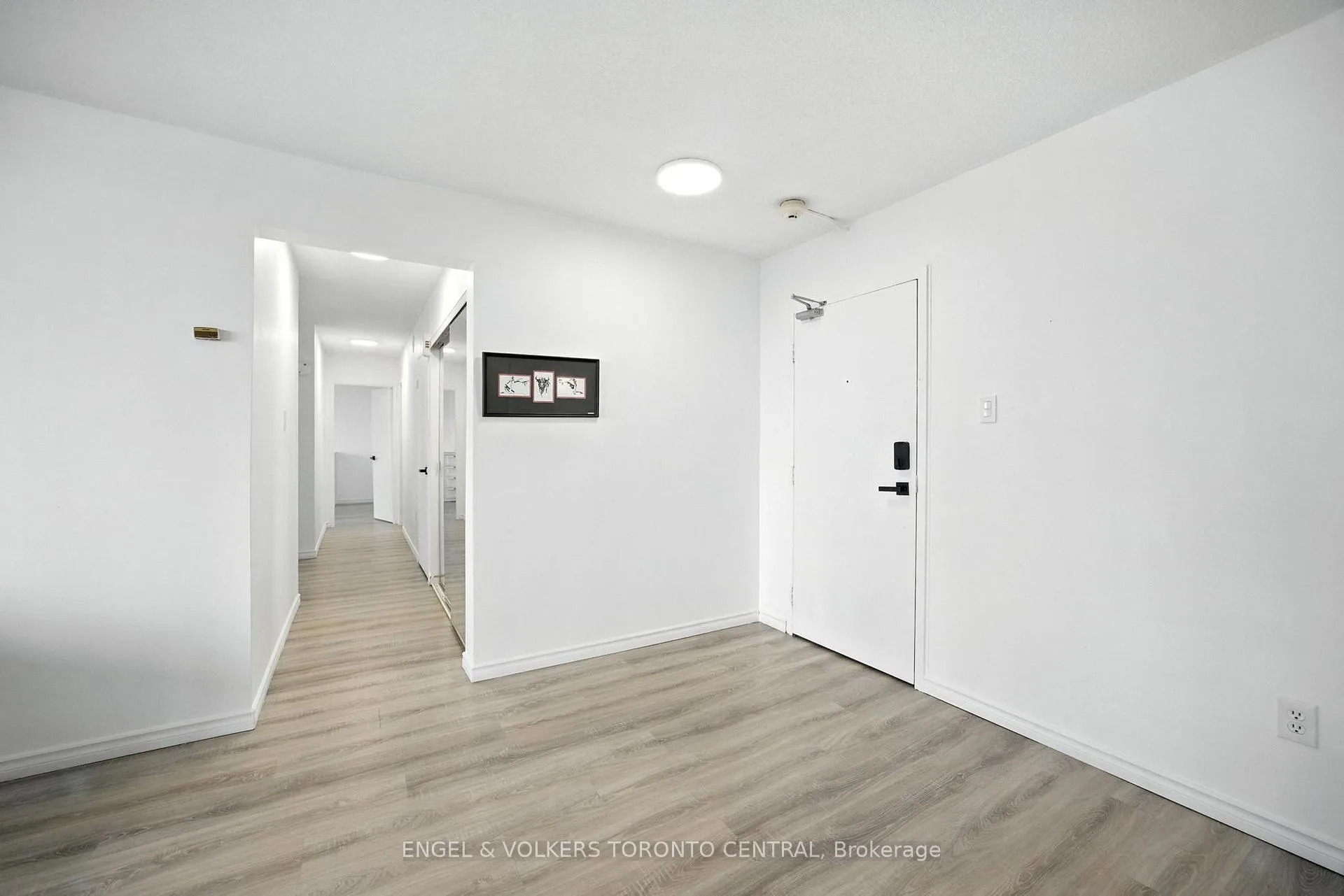 Photo 8 of Unit 910, 1210 Radom Street, Pickering, Bay Ridges — HOMEH
