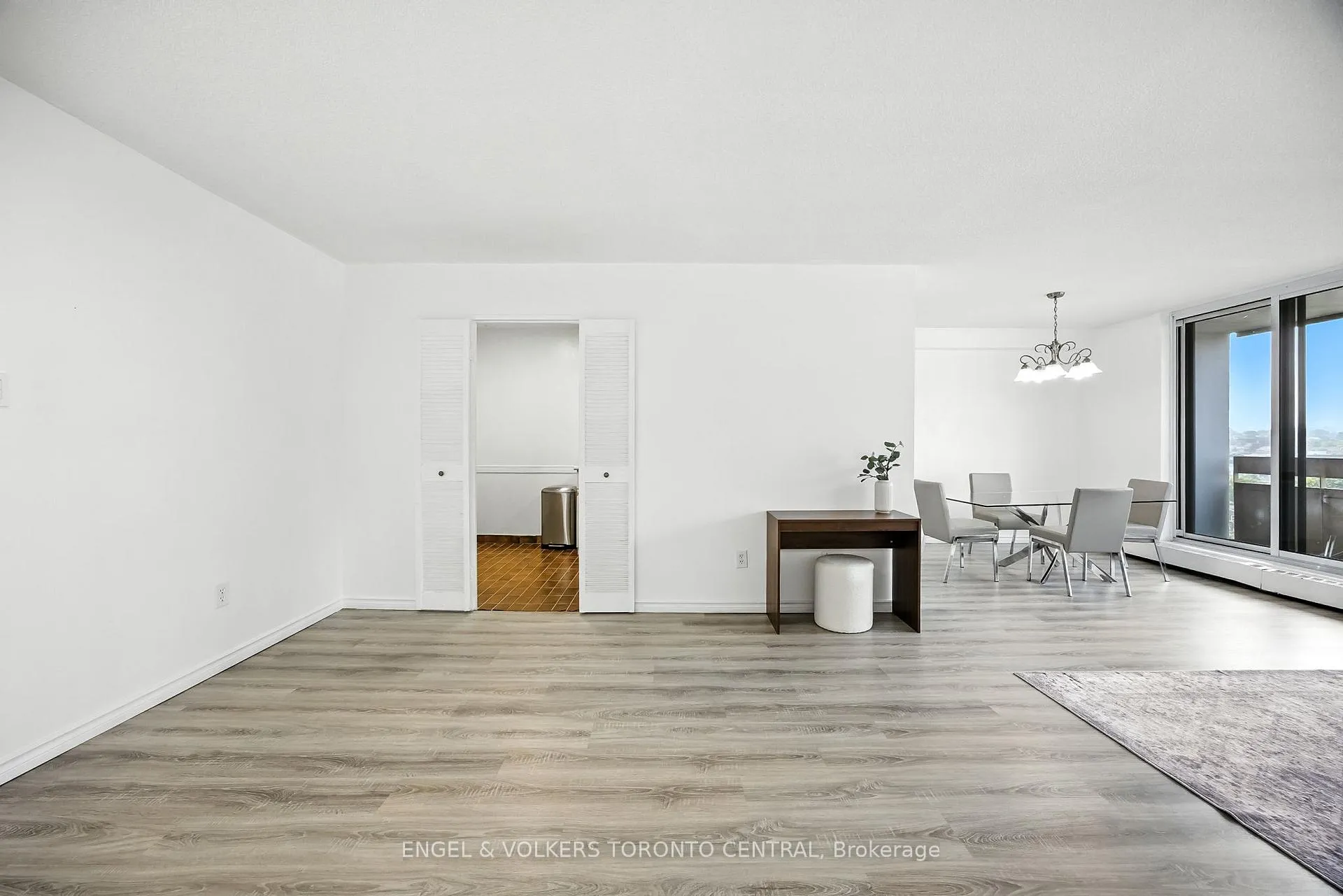 Photo 10 of Unit 910, 1210 Radom Street, Pickering, Bay Ridges — HOMEH