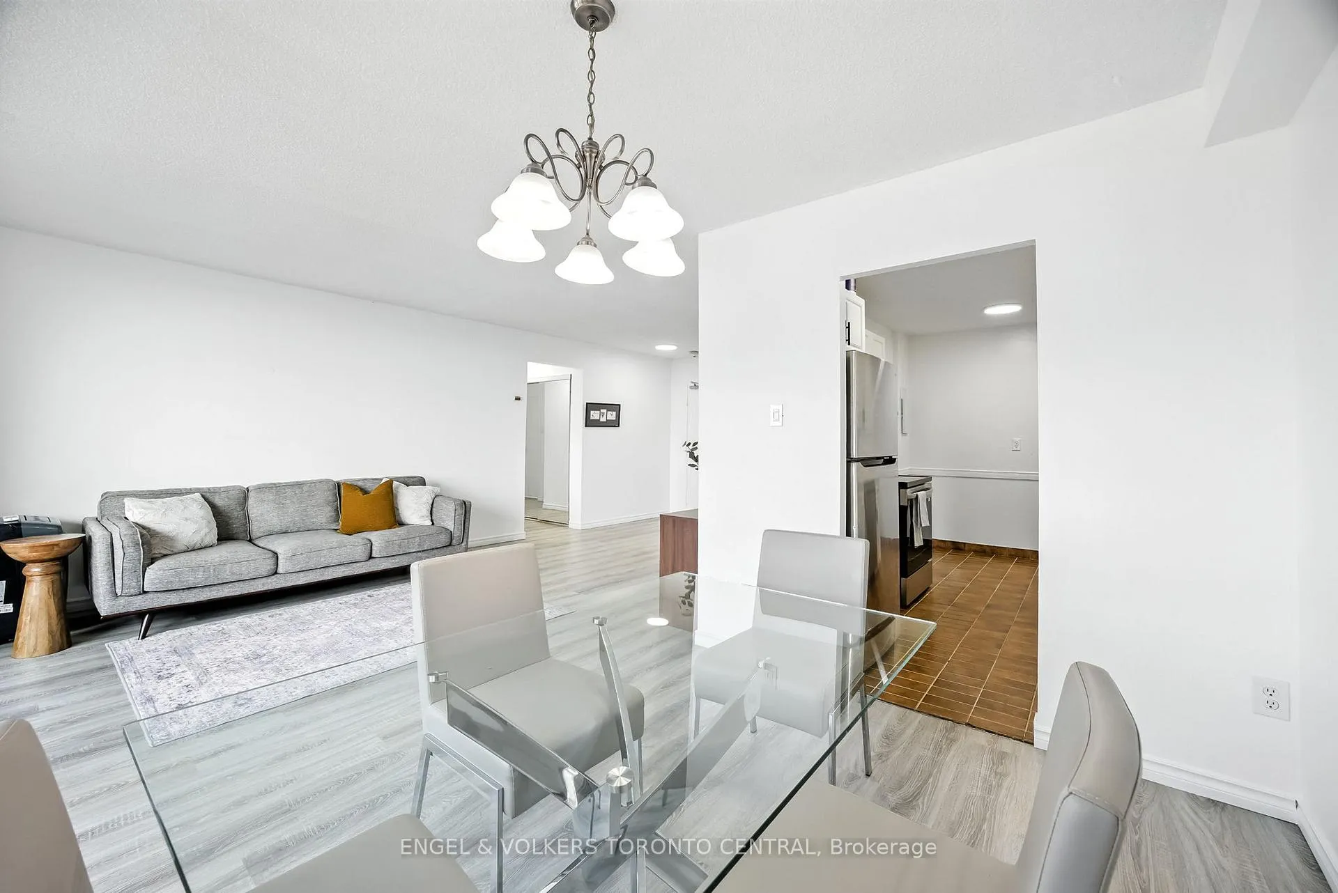 Photo 11 of Unit 910, 1210 Radom Street, Pickering, Bay Ridges — HOMEH