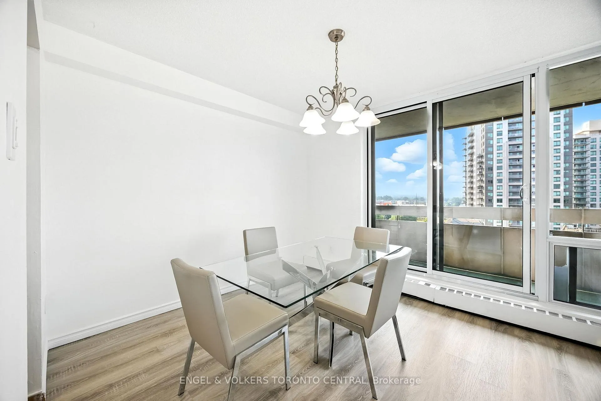 Photo 12 of Unit 910, 1210 Radom Street, Pickering, Bay Ridges — HOMEH