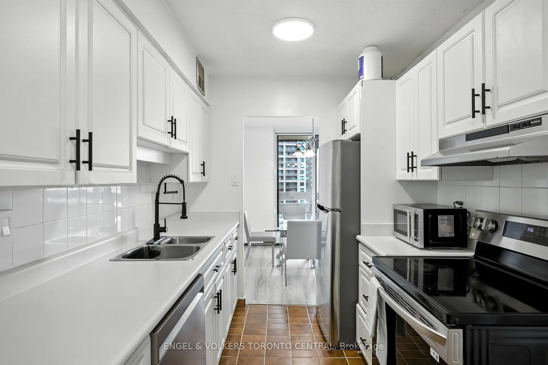 Photo 16 of Unit 910, 1210 Radom Street, Pickering, Bay Ridges — HOMEH