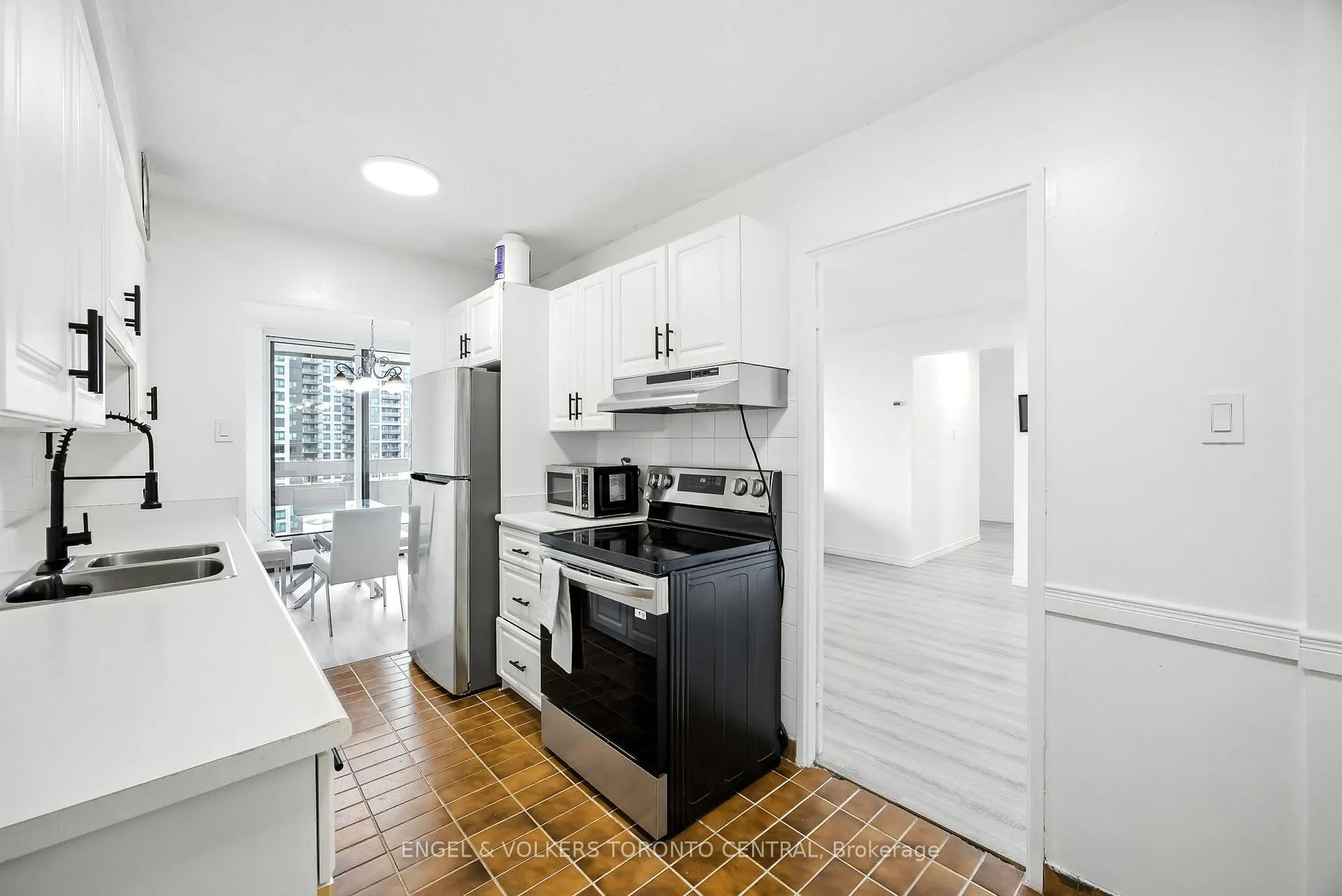 Photo 18 of Unit 910, 1210 Radom Street, Pickering, Bay Ridges — HOMEH