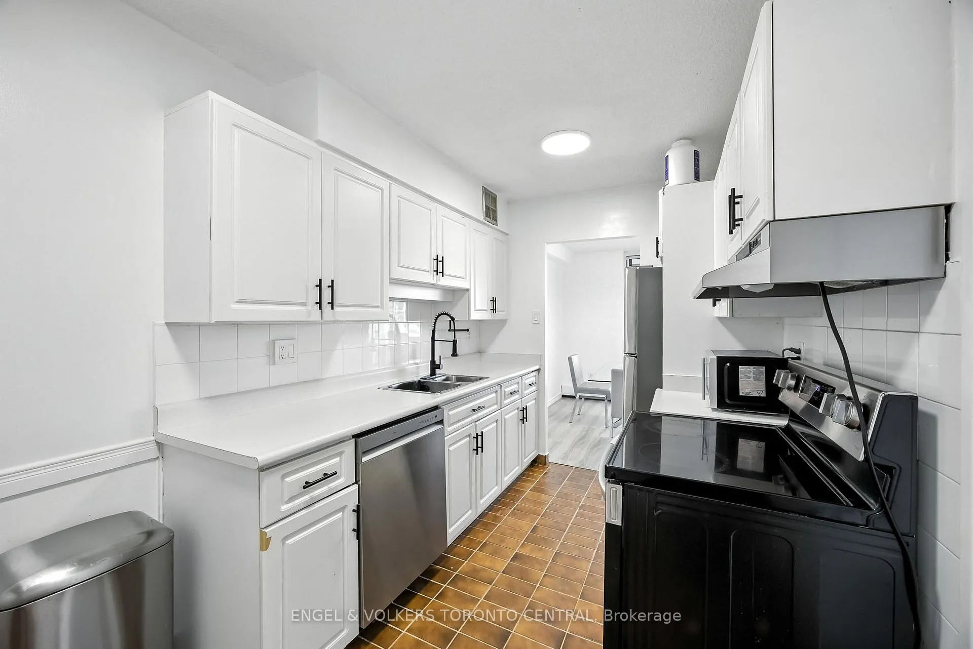 Photo 19 of Unit 910, 1210 Radom Street, Pickering, Bay Ridges — HOMEH