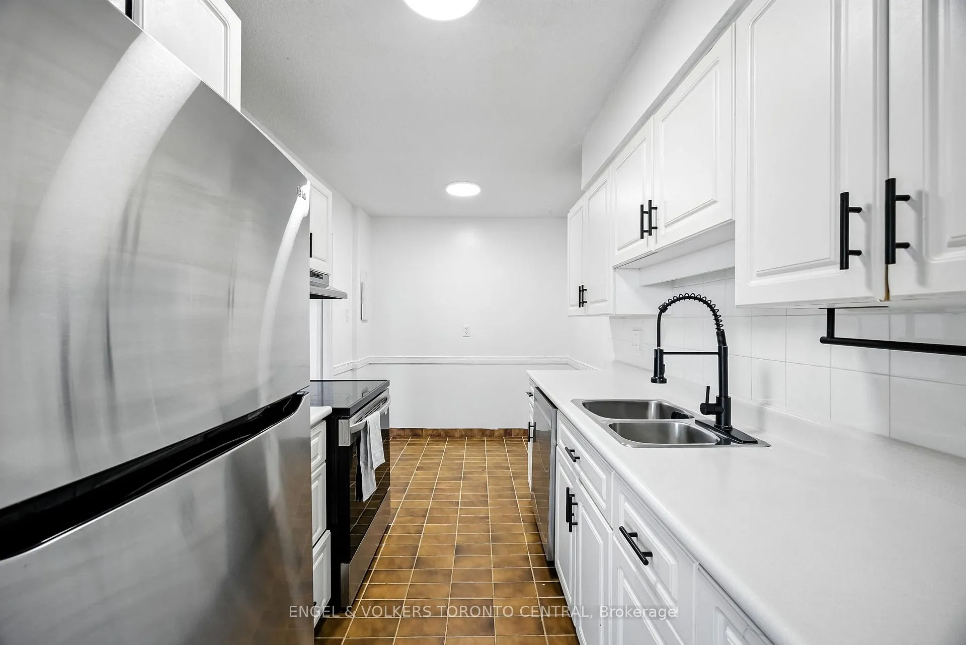 Photo 21 of Unit 910, 1210 Radom Street, Pickering, Bay Ridges — HOMEH