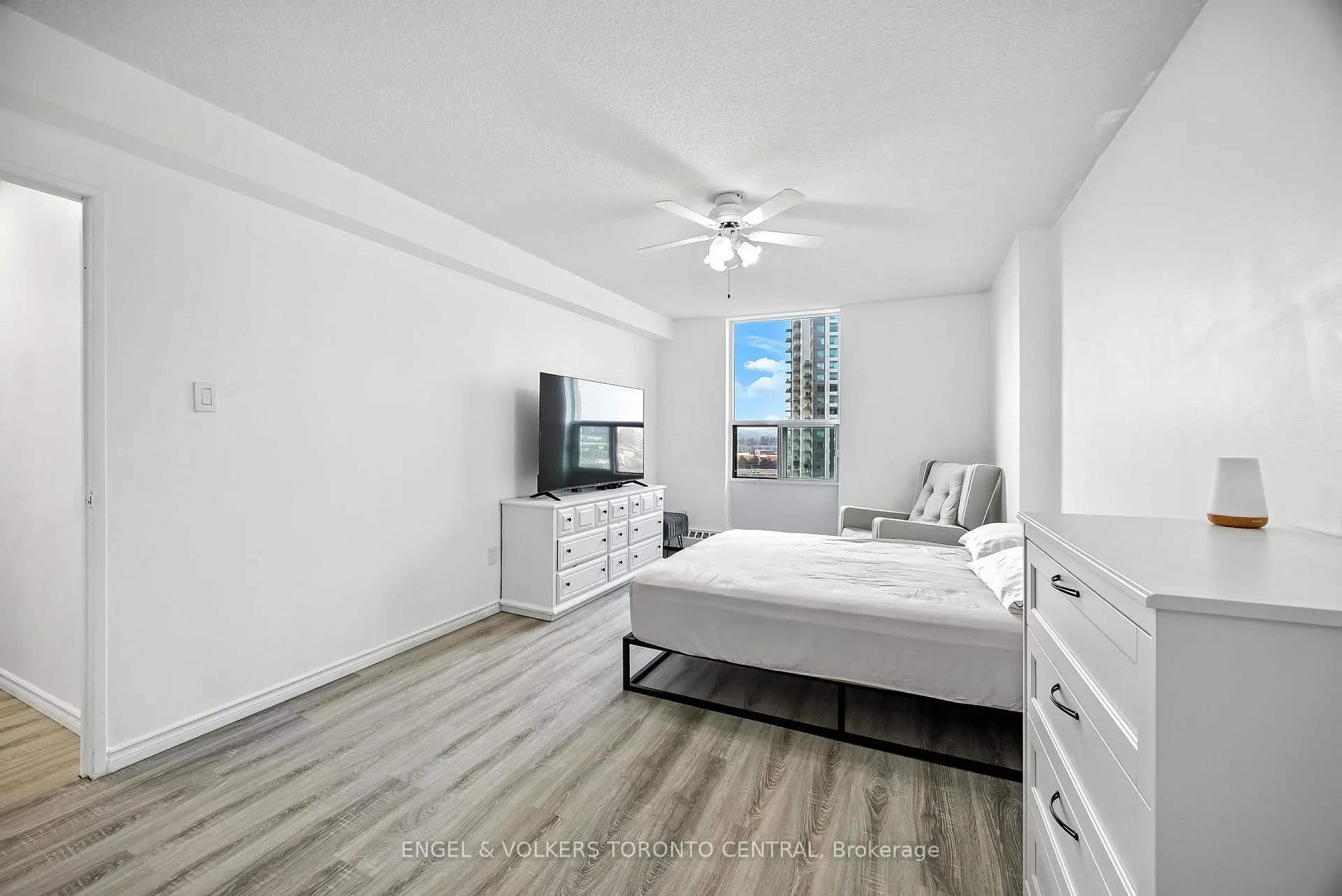 Photo 26 of Unit 910, 1210 Radom Street, Pickering, Bay Ridges — HOMEH
