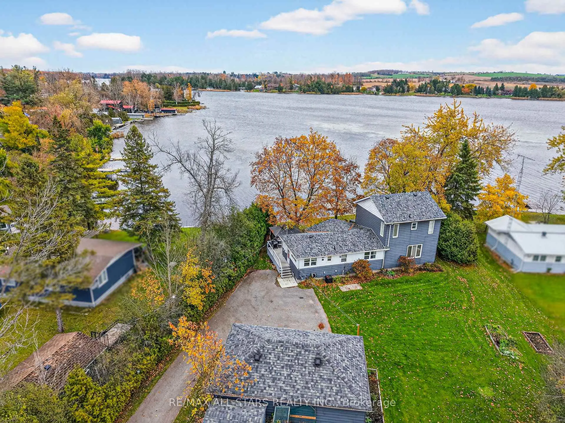 Photo 2 of 19 Charlotte Crescent, Kawartha Lakes, Omemee — HOMEH