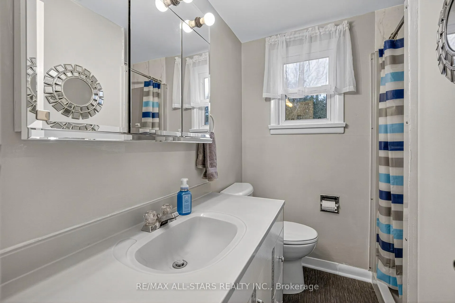 Photo 16 of 19 Charlotte Crescent, Kawartha Lakes, Omemee — HOMEH