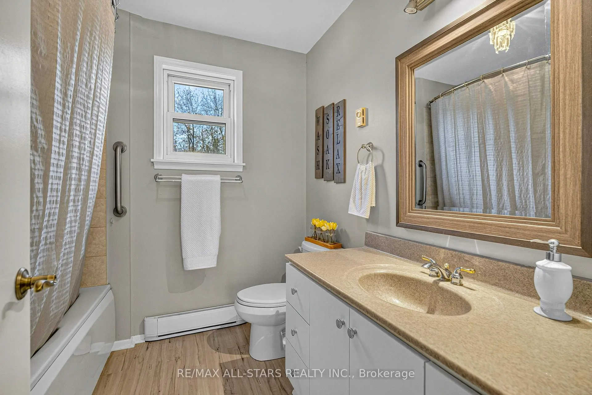 Photo 21 of 19 Charlotte Crescent, Kawartha Lakes, Omemee — HOMEH