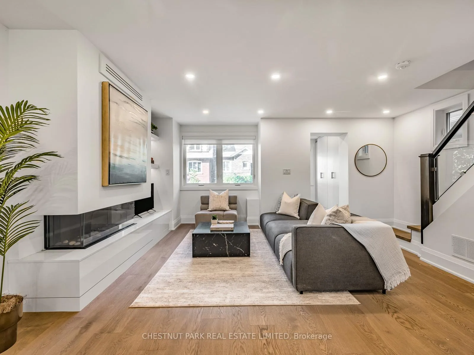 Photo 4 of 629 Duplex Avenue, Toronto, Lawrence Park South — HOMEH