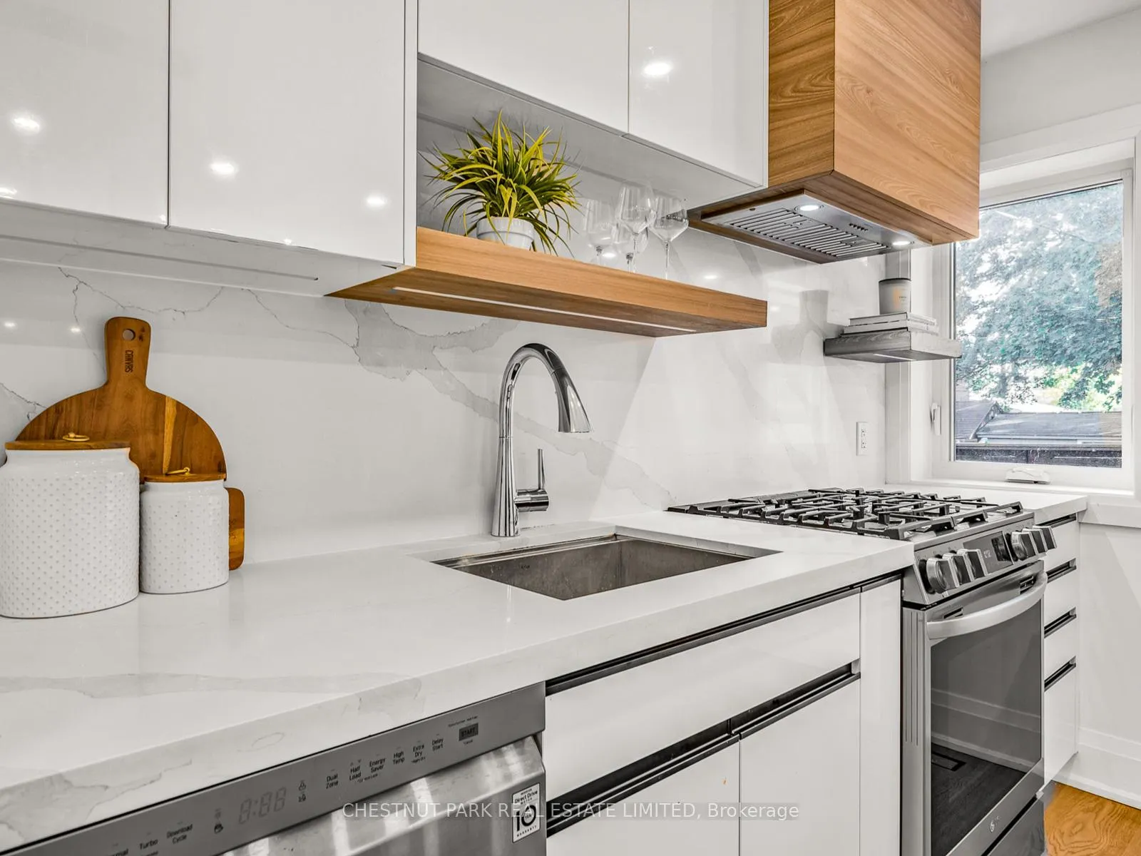 Photo 17 of 629 Duplex Avenue, Toronto, Lawrence Park South — HOMEH