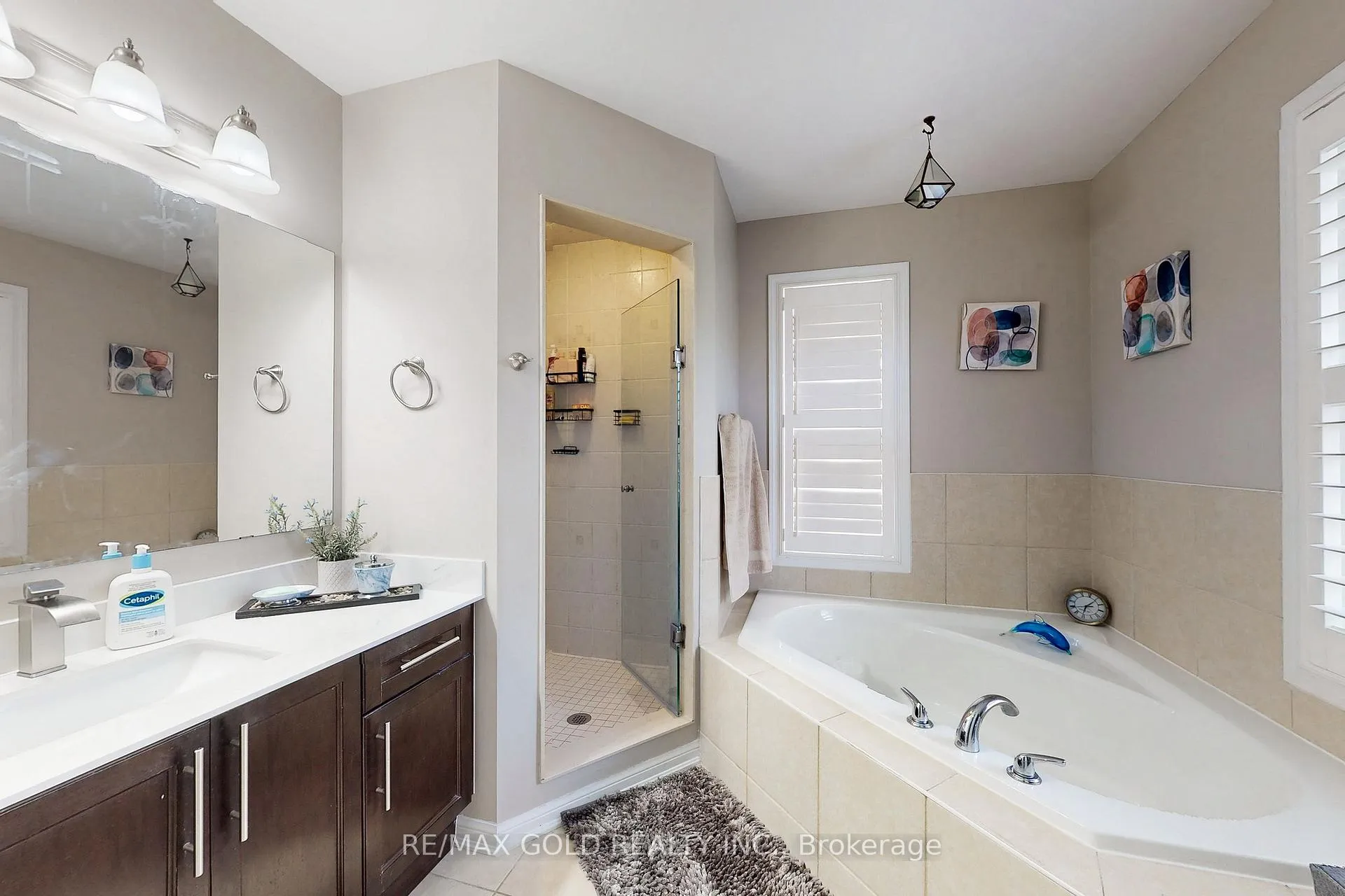 Photo 17 of 933 Raftis Crescent, Milton, Coates — HOMEH