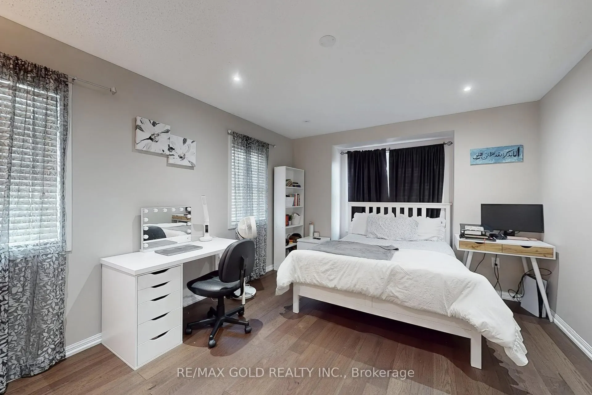 Photo 21 of 933 Raftis Crescent, Milton, Coates — HOMEH