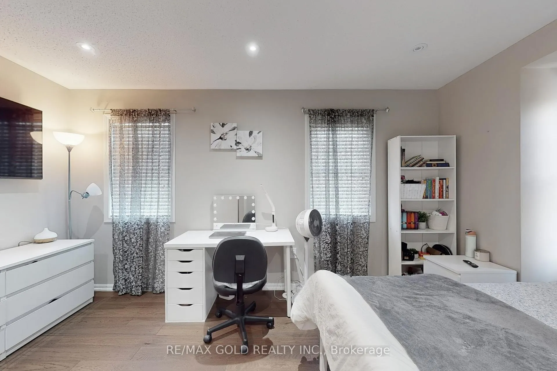 Photo 23 of 933 Raftis Crescent, Milton, Coates — HOMEH