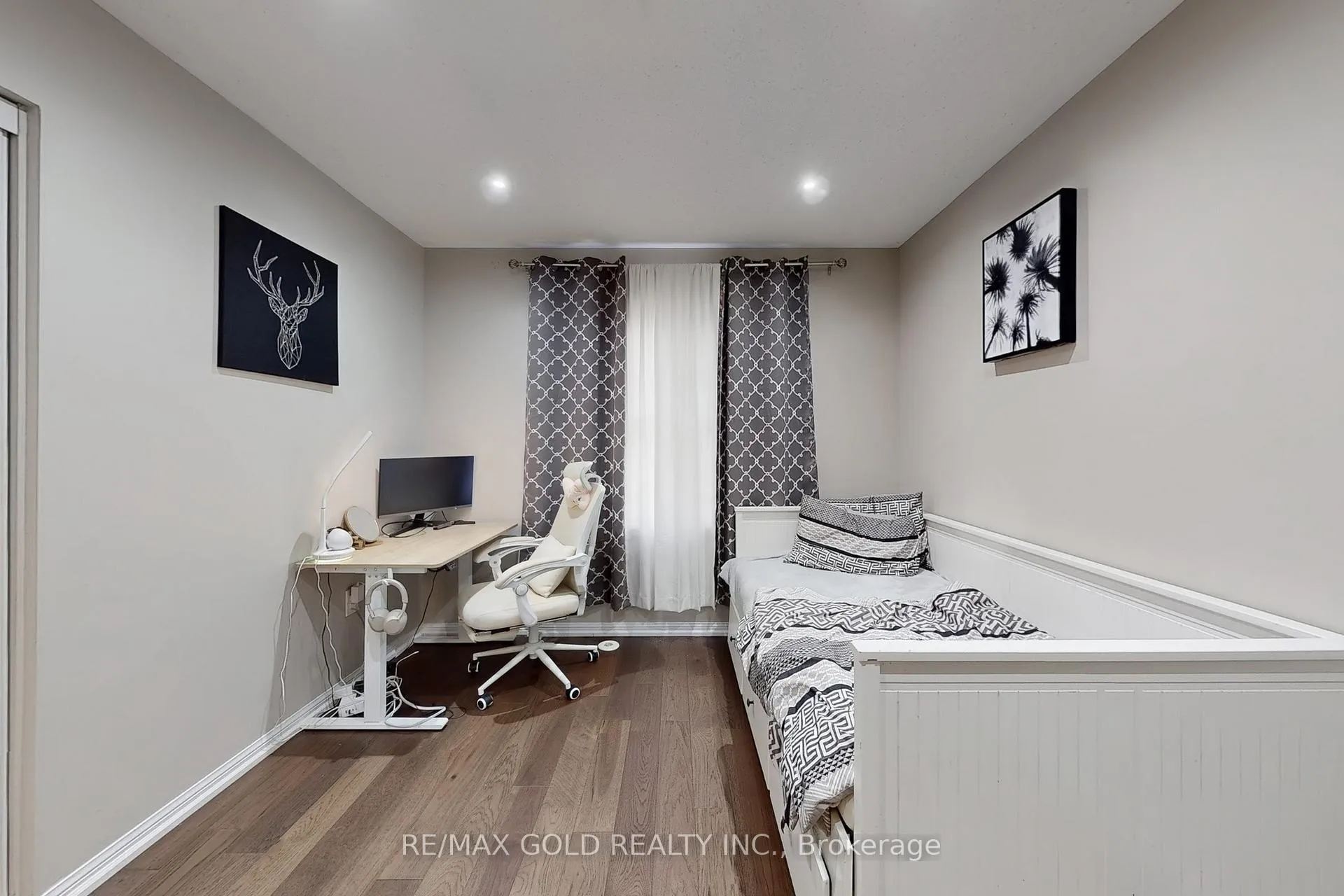 Photo 24 of 933 Raftis Crescent, Milton, Coates — HOMEH