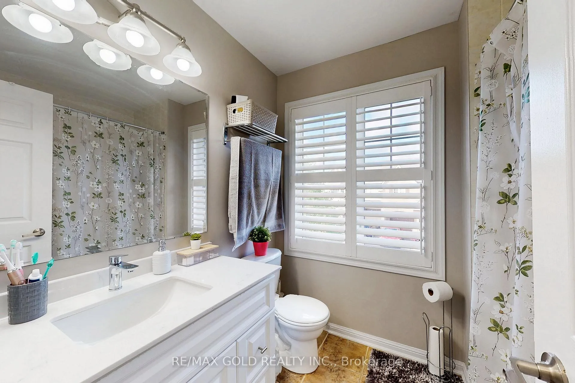 Photo 27 of 933 Raftis Crescent, Milton, Coates — HOMEH