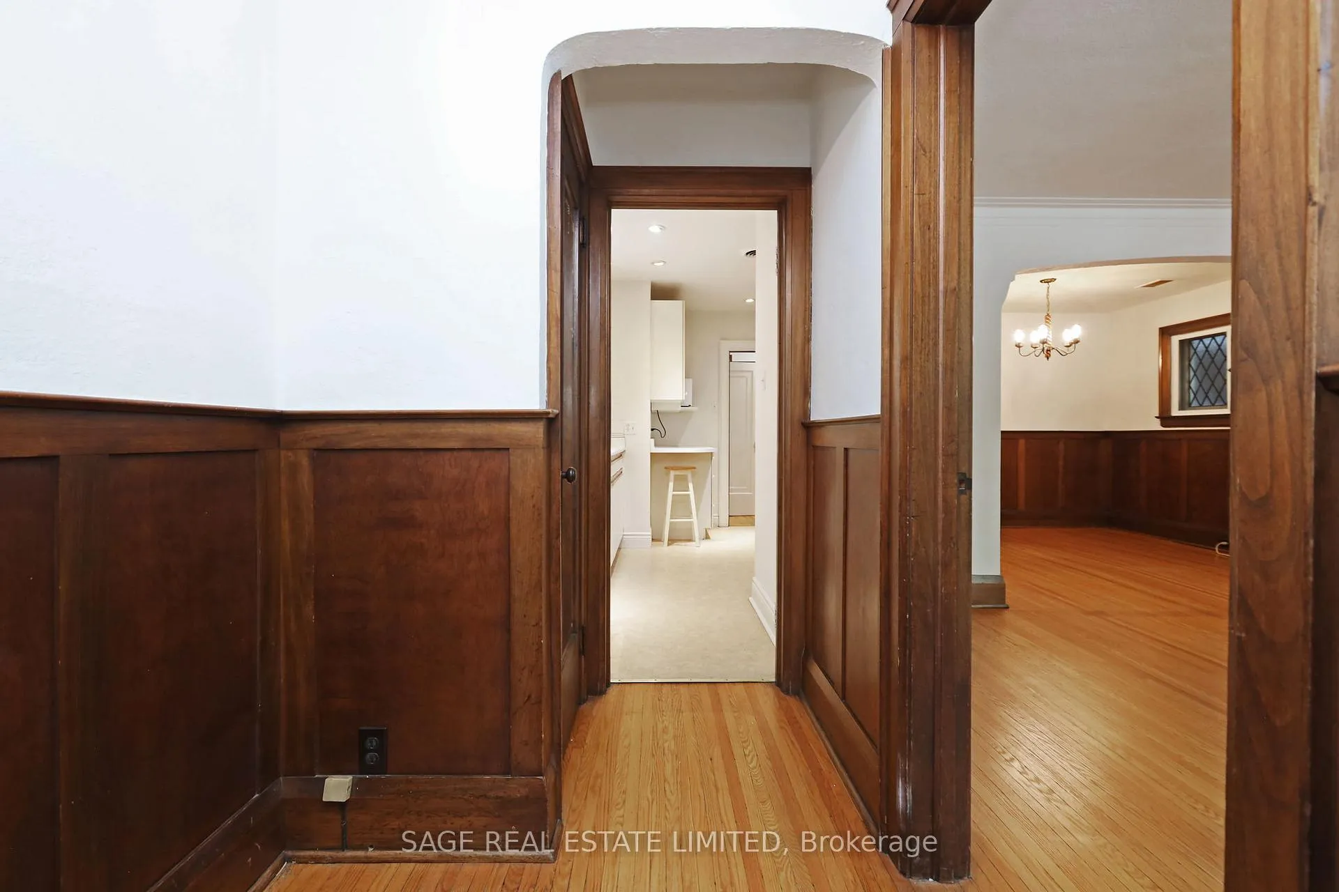 Photo 3 of 61 Banff Road, Toronto, Mount Pleasant East — HOMEH