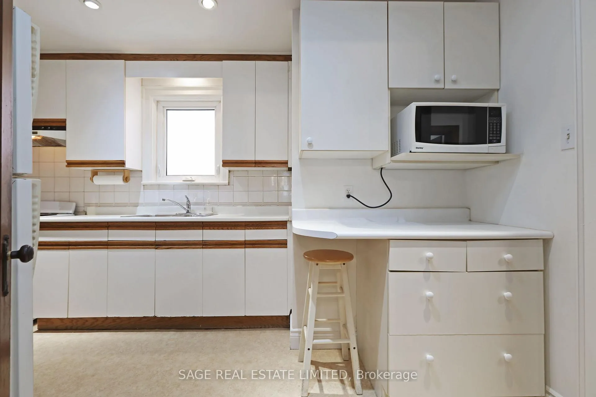 Photo 10 of 61 Banff Road, Toronto, Mount Pleasant East — HOMEH