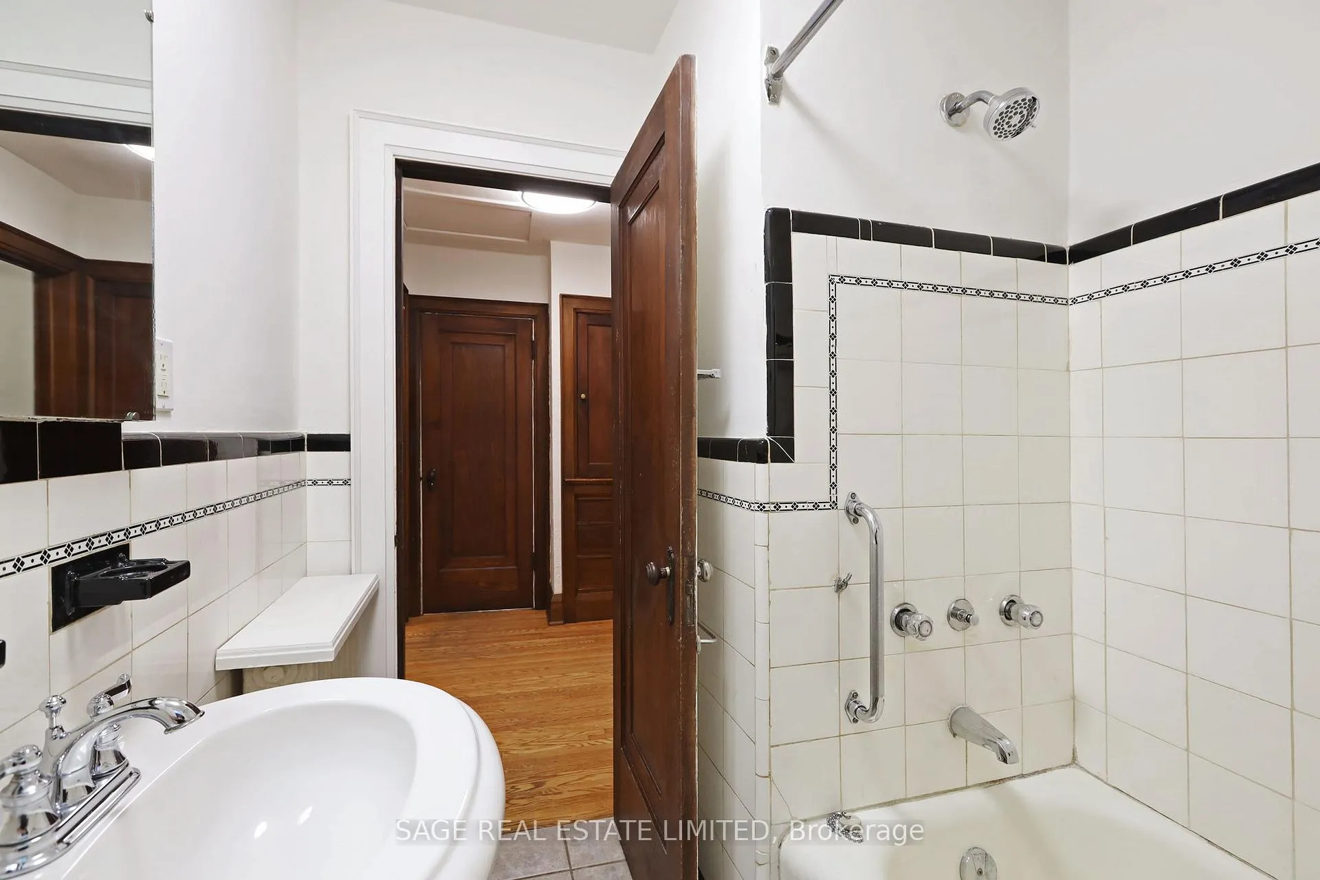 Photo 17 of 61 Banff Road, Toronto, Mount Pleasant East — HOMEH