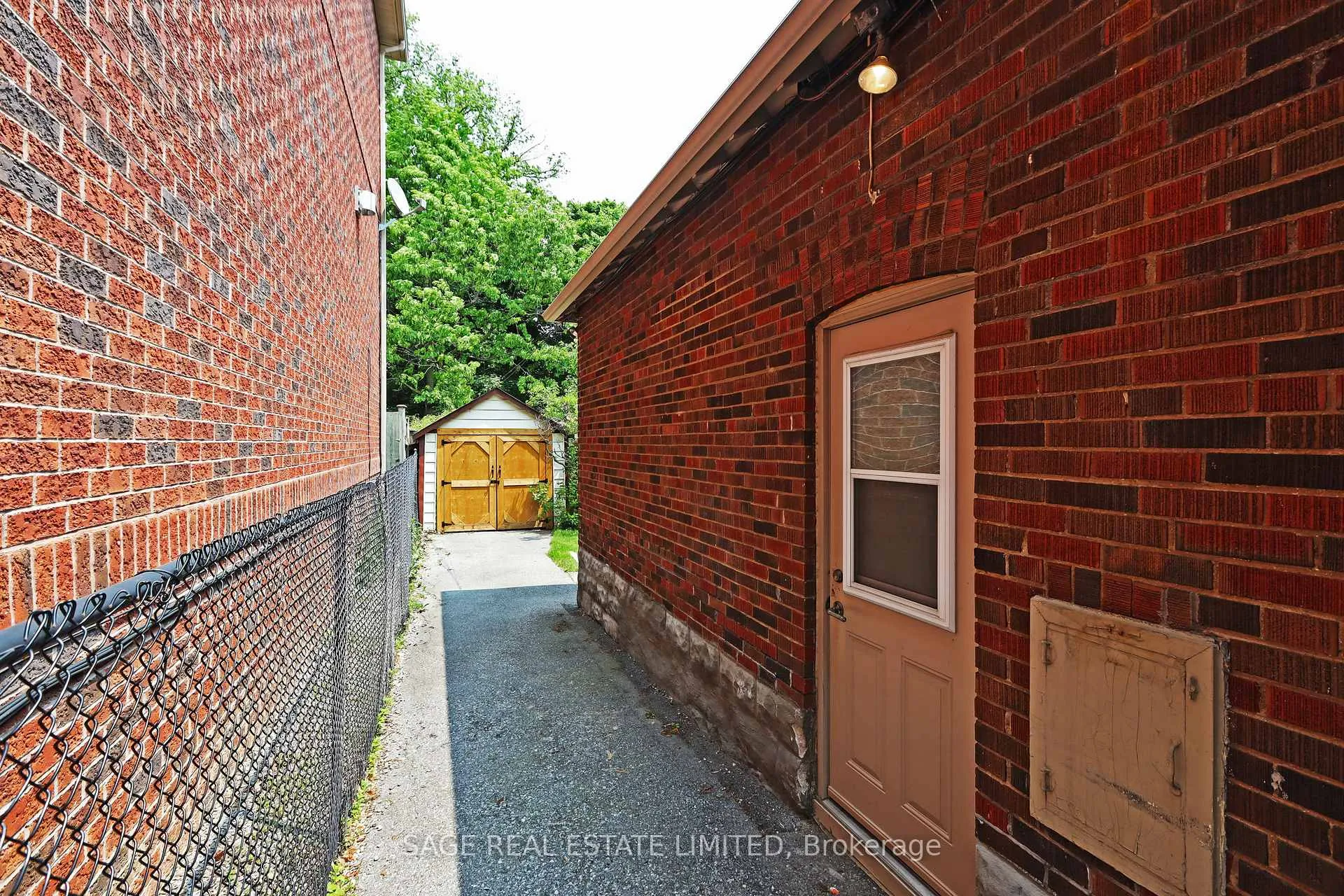 Photo 27 of 61 Banff Road, Toronto, Mount Pleasant East — HOMEH