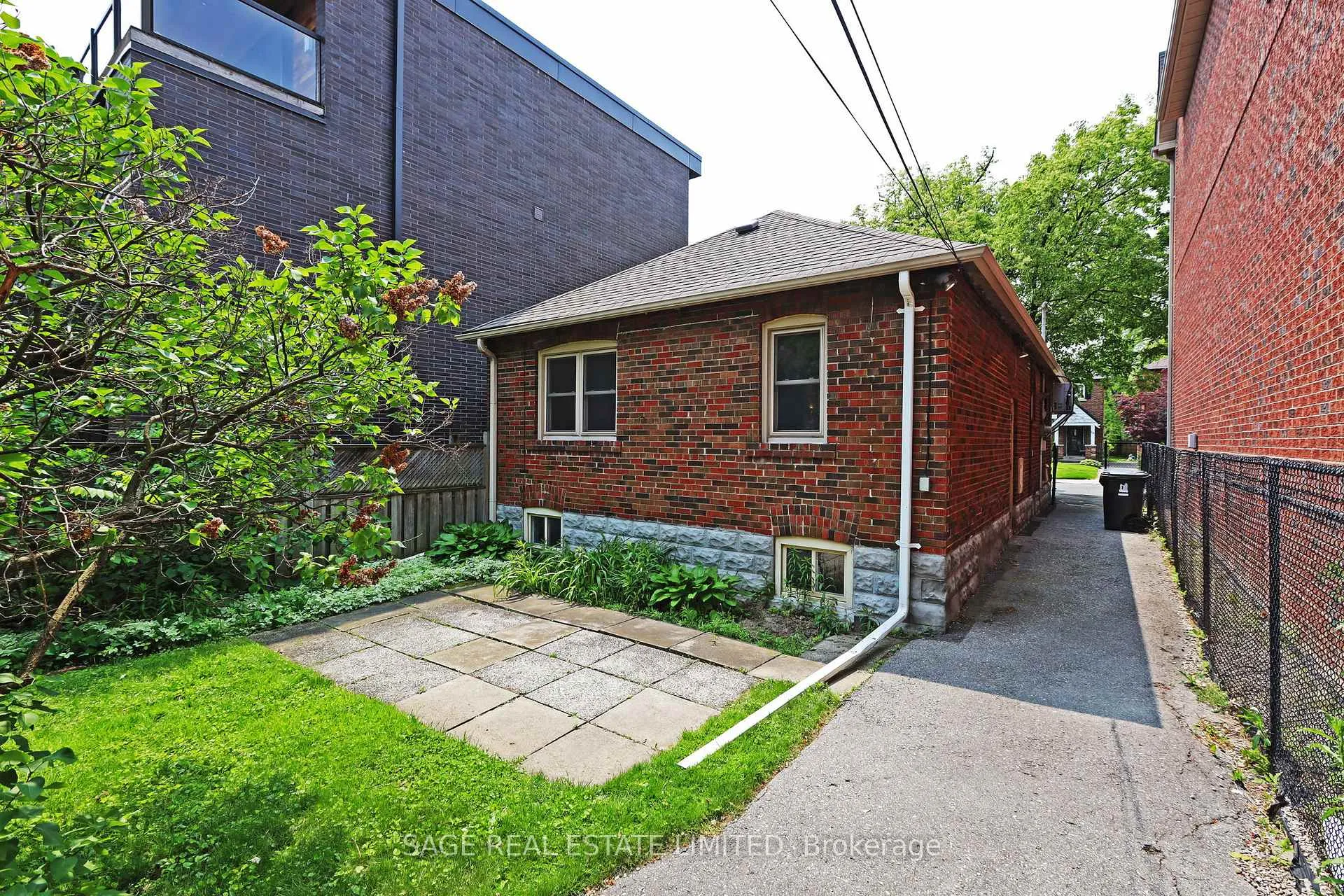 Photo 33 of 61 Banff Road, Toronto, Mount Pleasant East — HOMEH