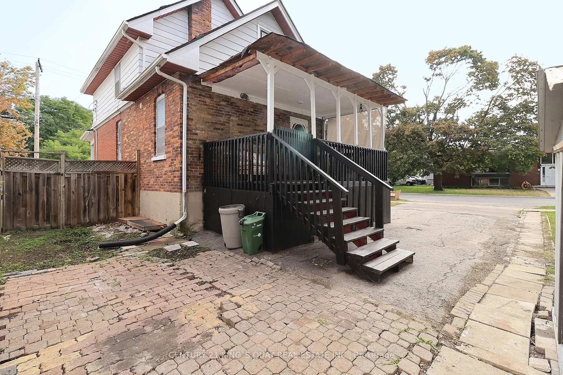Photo 8 of 51 Albert Street S, Kawartha Lakes, Lindsay — HOMEH