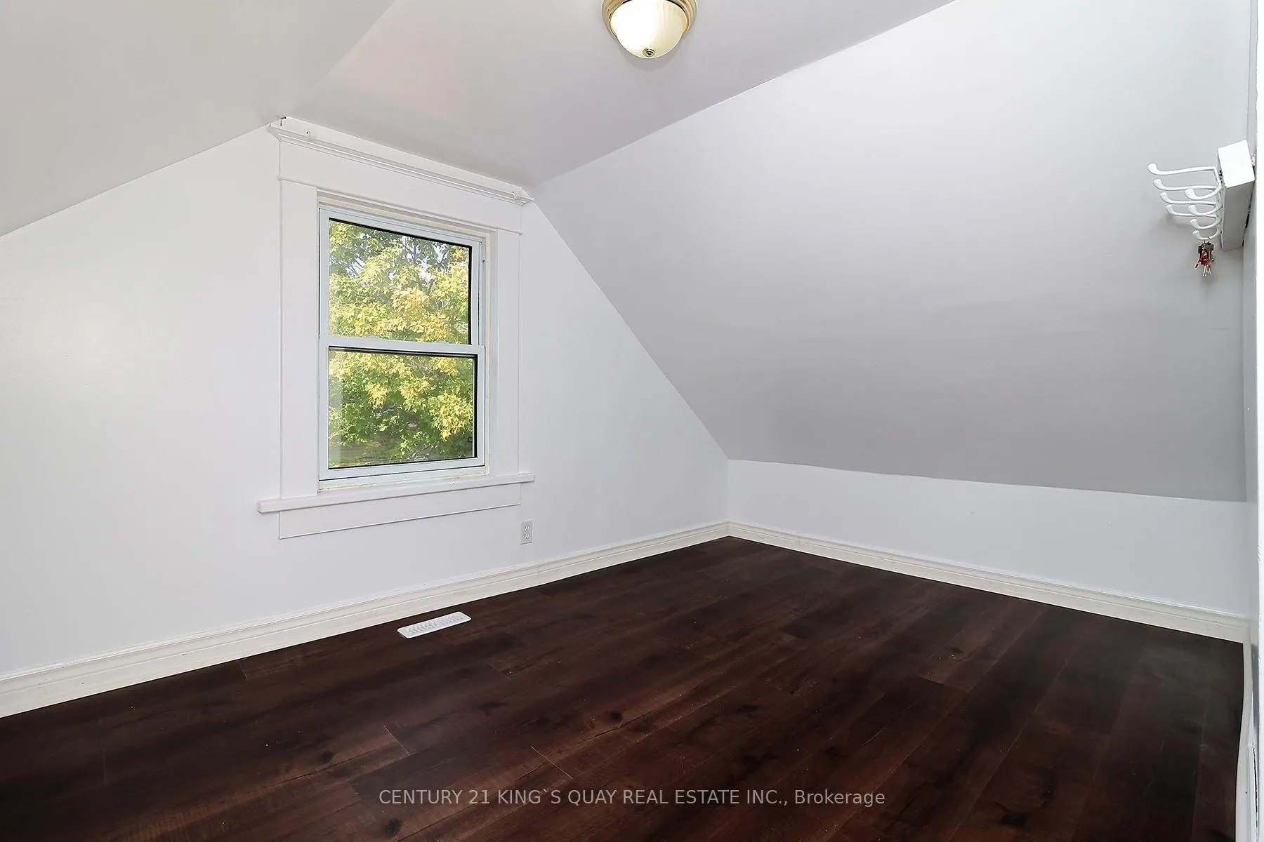 Photo 33 of 51 Albert Street S, Kawartha Lakes, Lindsay — HOMEH