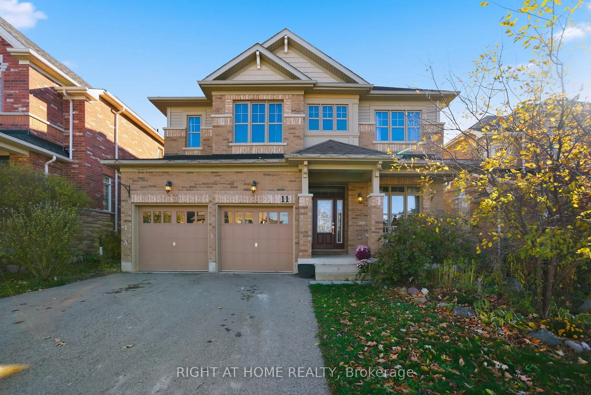 Photo 2 of 11 Mason Drive, New Tecumseth, Alliston — HOMEH