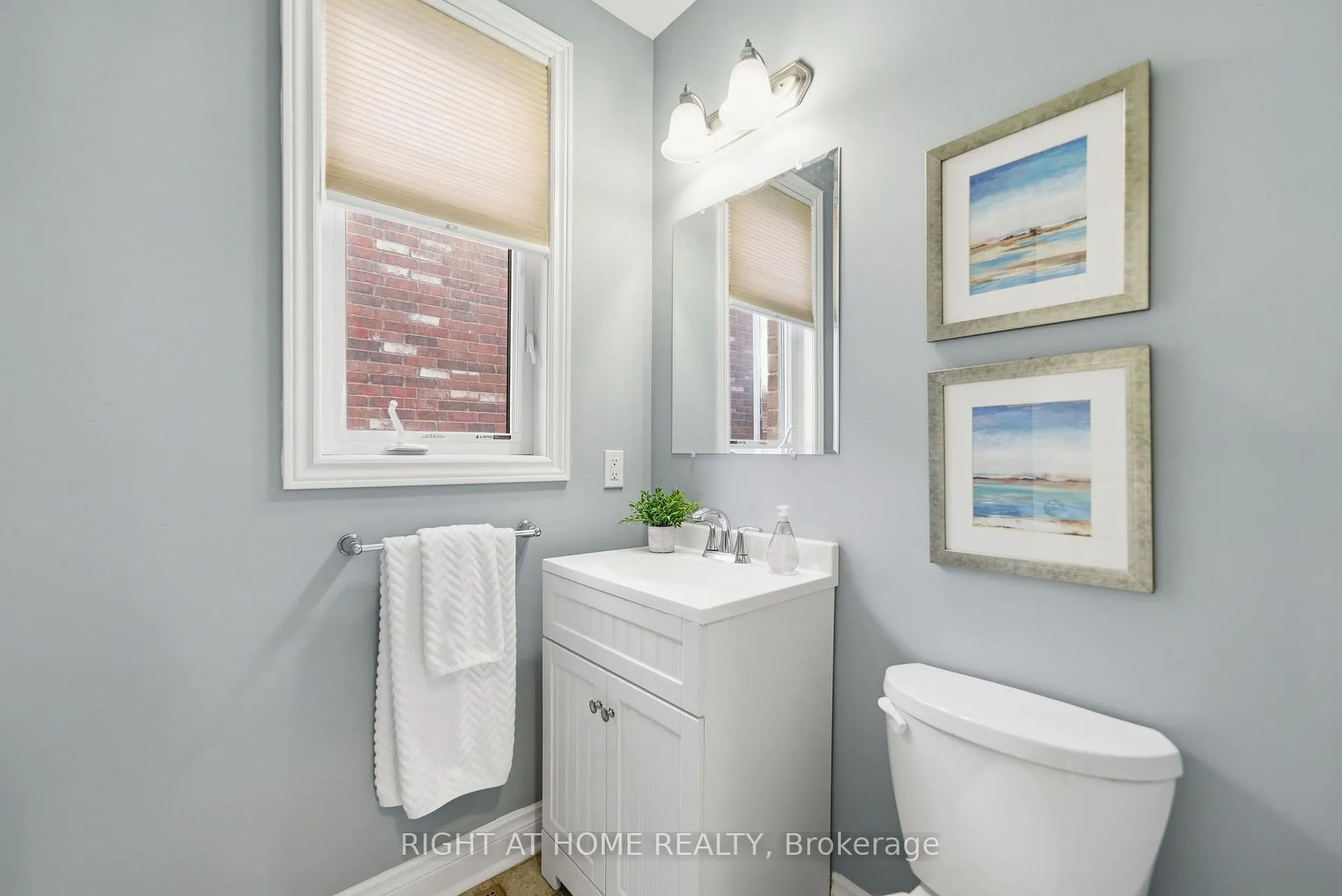 Photo 9 of 11 Mason Drive, New Tecumseth, Alliston — HOMEH