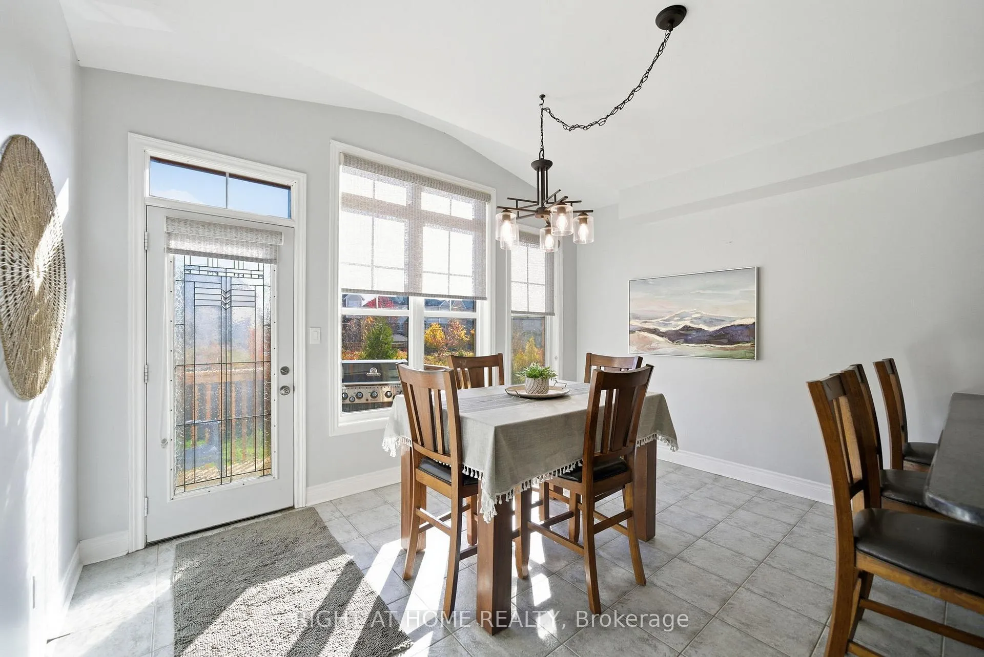 Photo 15 of 11 Mason Drive, New Tecumseth, Alliston — HOMEH