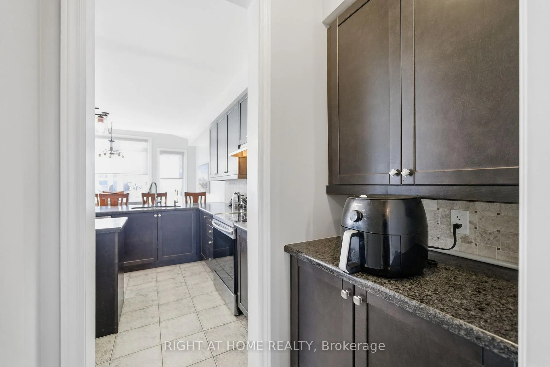 Photo 17 of 11 Mason Drive, New Tecumseth, Alliston — HOMEH