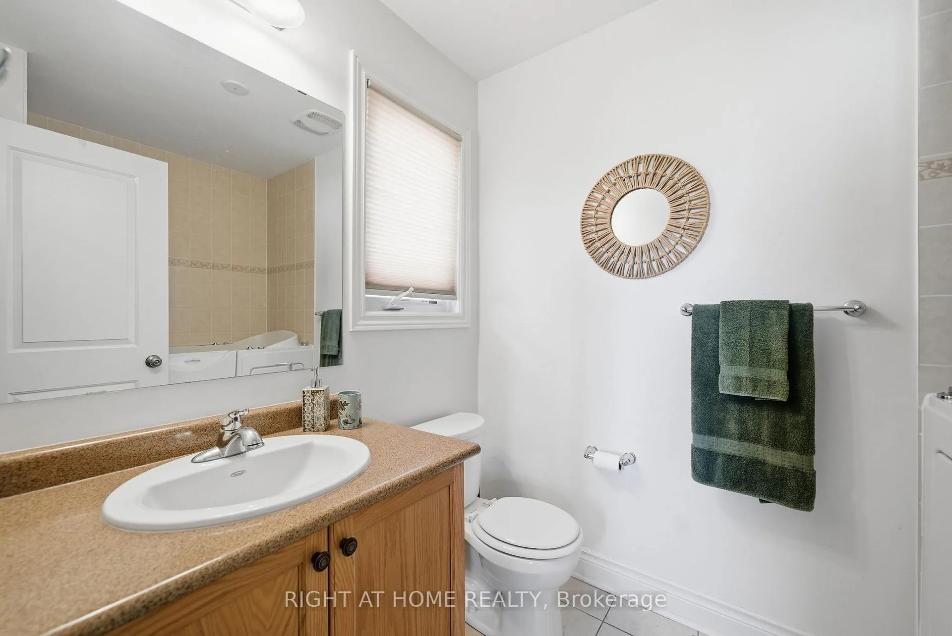 Photo 33 of 11 Mason Drive, New Tecumseth, Alliston — HOMEH