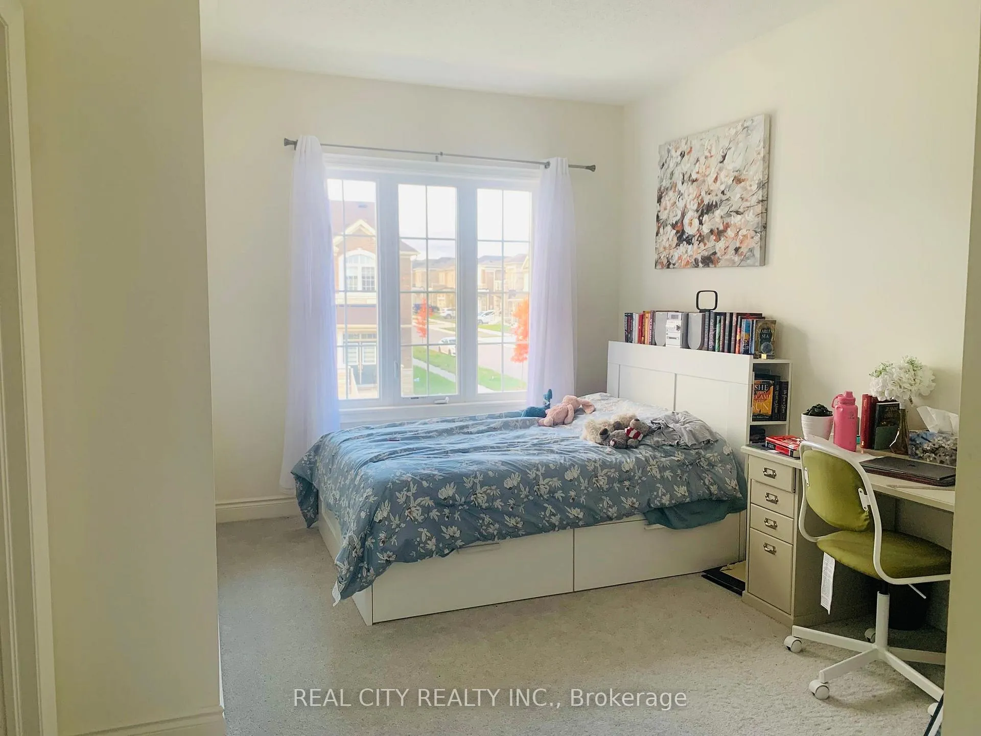 Photo 9 of 56 Bloomfield Crescent, Cambridge — HOMEH
