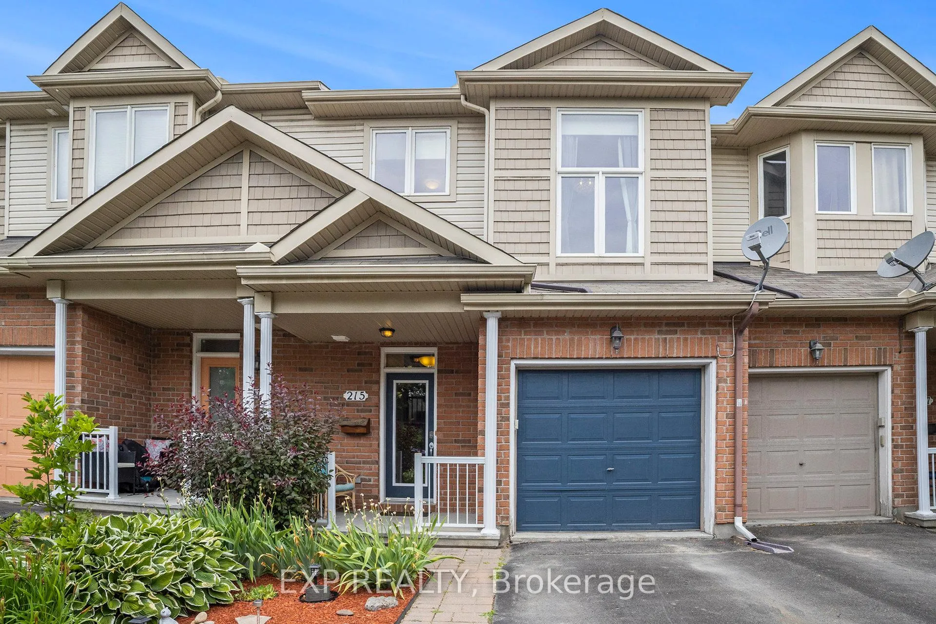 Front of 215 Parkrose Private