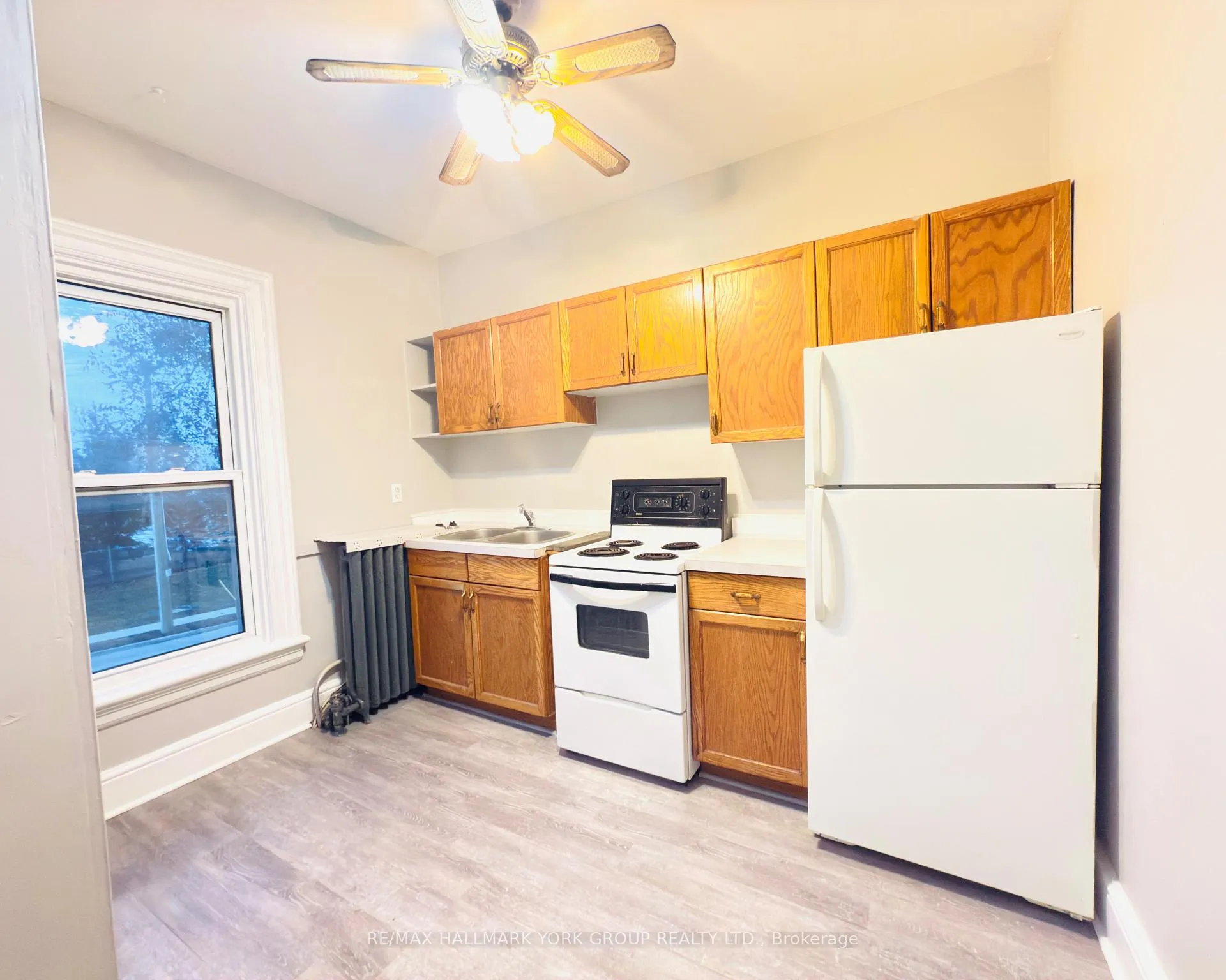 Photo 7 of Unit MAIN, 212 Bradford Street, Barrie, Allandale Centre — HOMEH