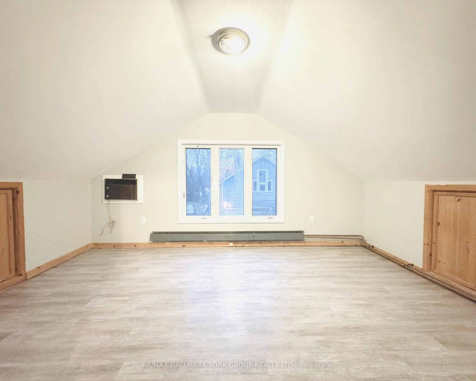 Photo 9 of Unit MAIN, 212 Bradford Street, Barrie, Allandale Centre — HOMEH