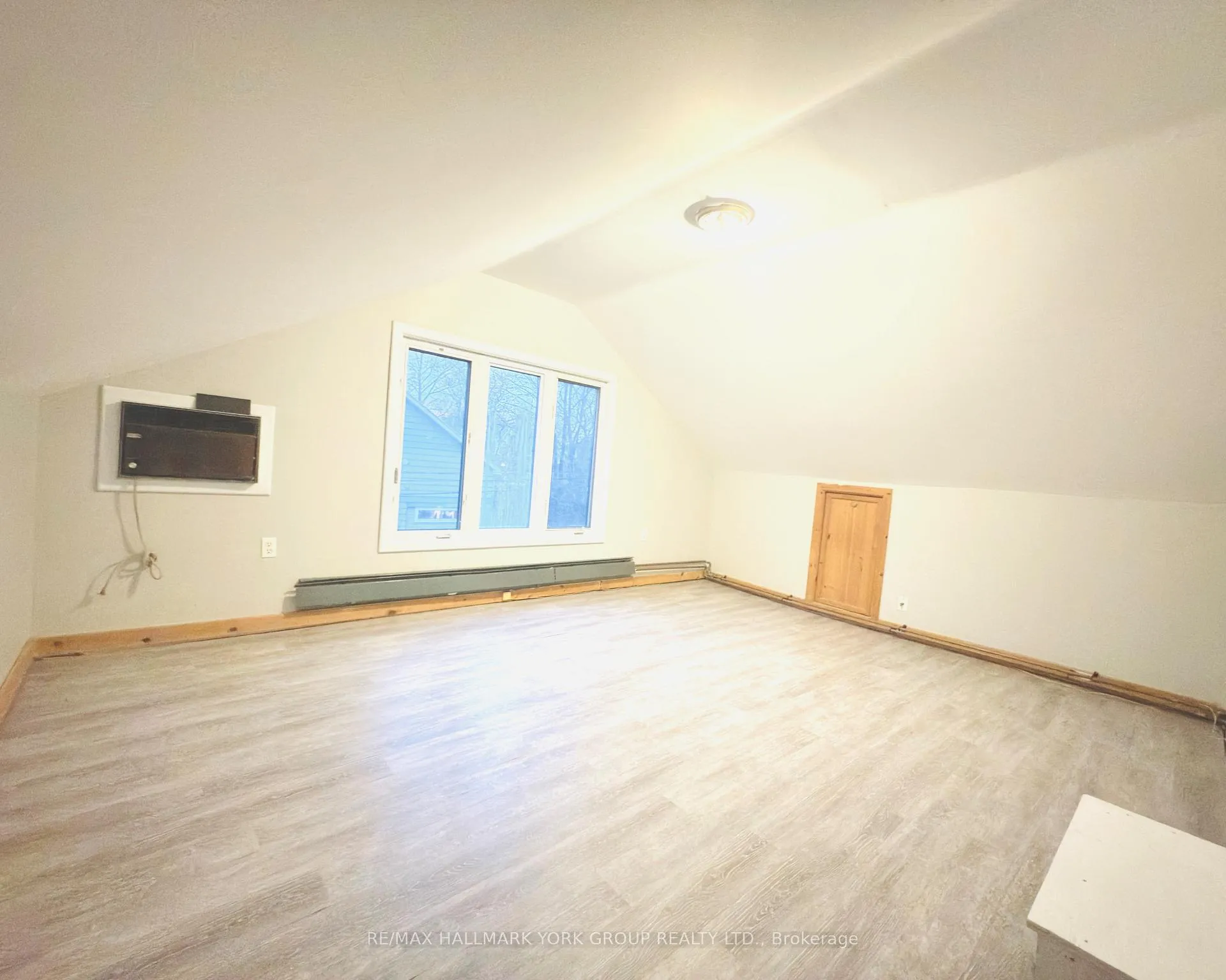 Photo 10 of Unit MAIN, 212 Bradford Street, Barrie, Allandale Centre — HOMEH