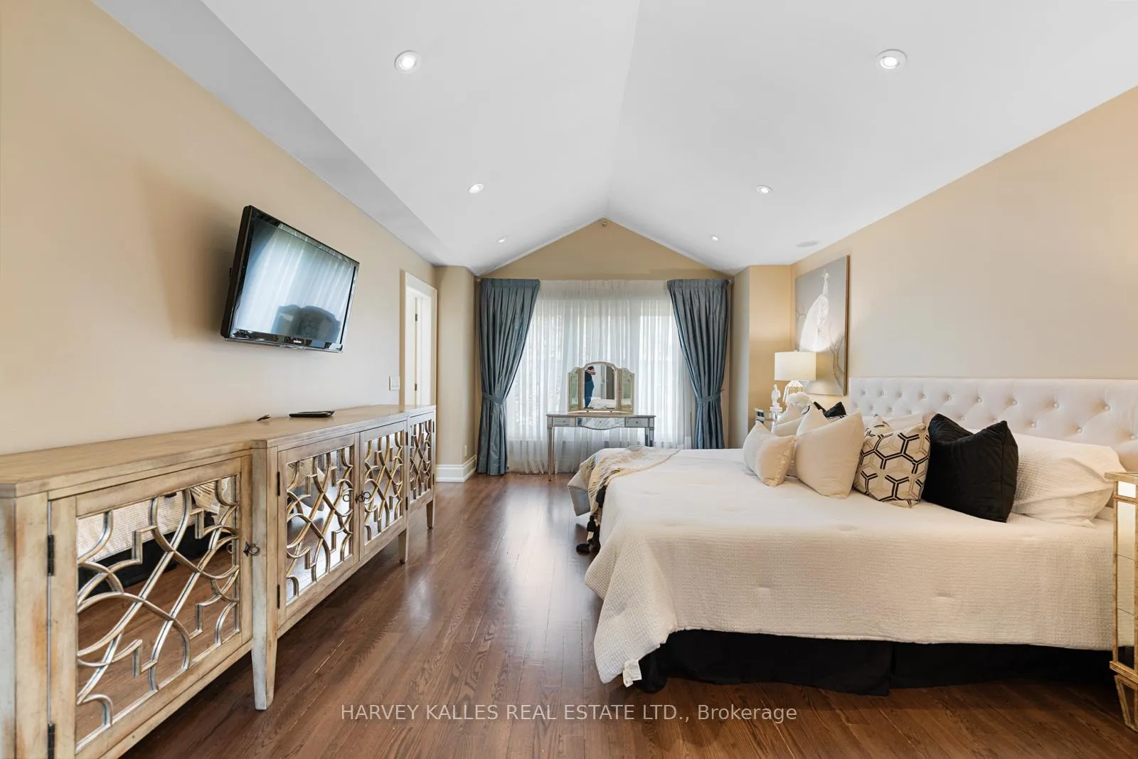 Photo 26 of 538 Woburn Avenue, Toronto, Bedford Park-Nortown — HOMEH
