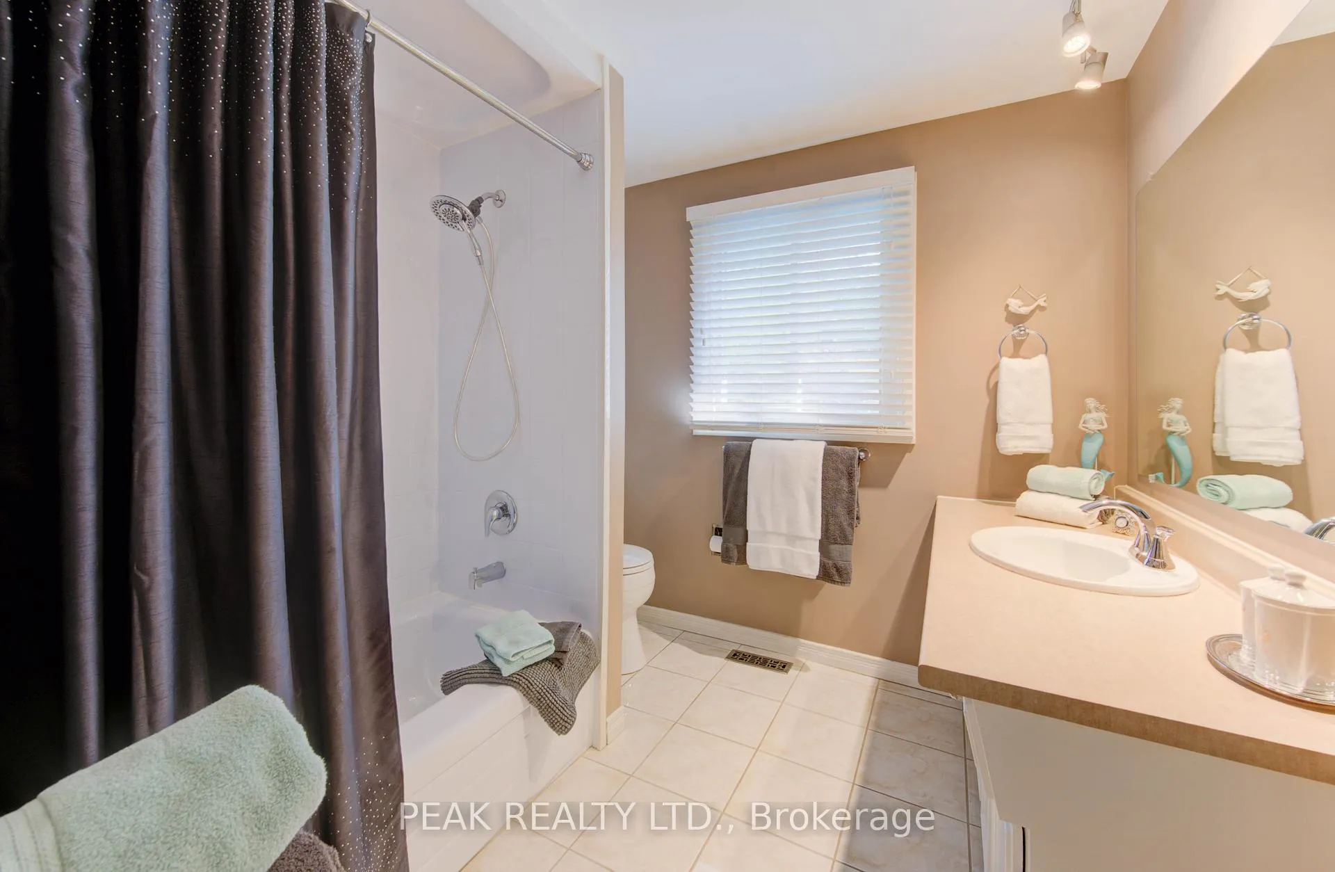Photo 19 of 45 Shuh Avenue, Kitchener — HOMEH