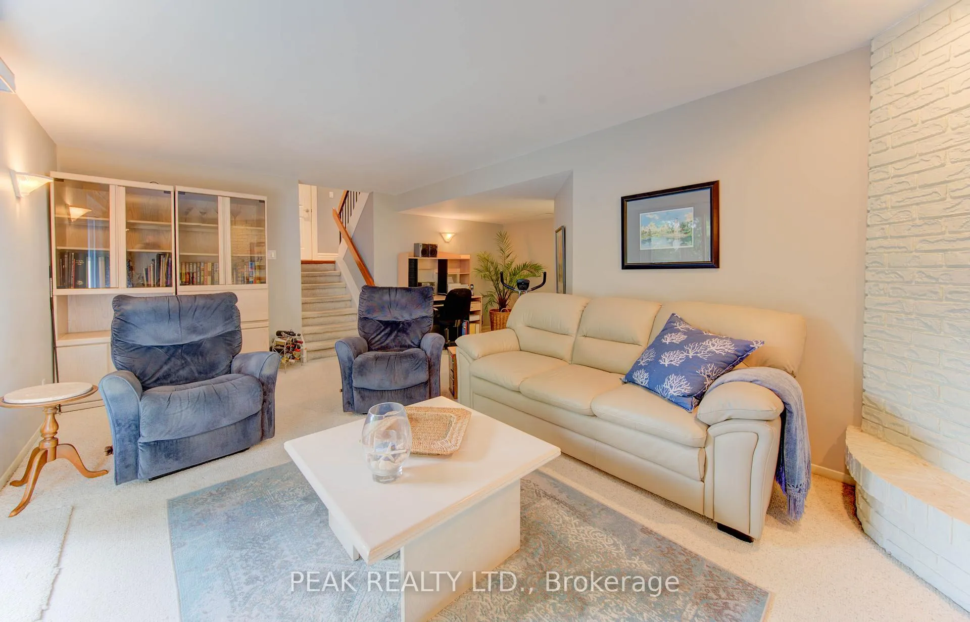 Photo 23 of 45 Shuh Avenue, Kitchener — HOMEH