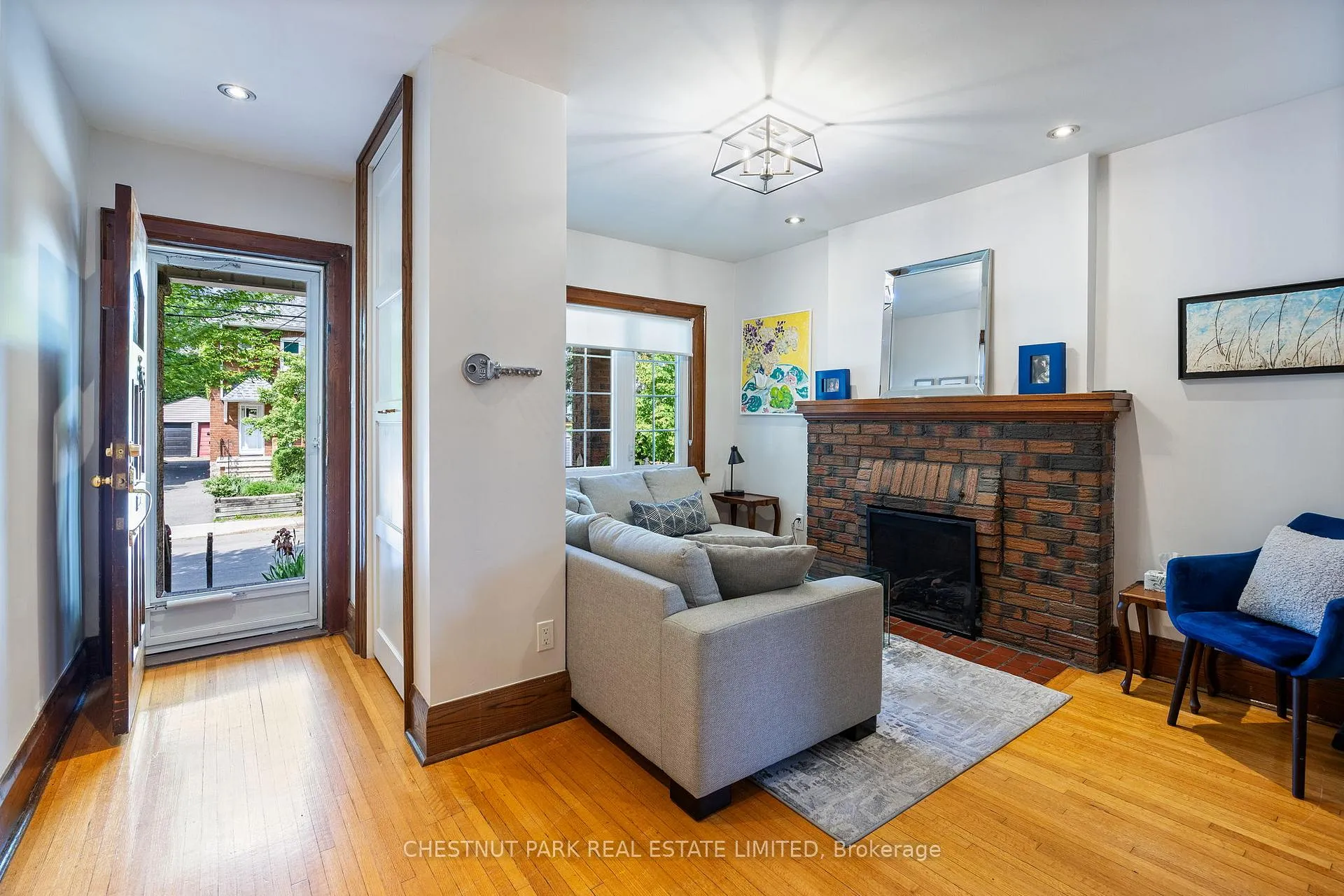 Photo 3 of 211 Greer Road, Toronto, Lawrence Park North — HOMEH