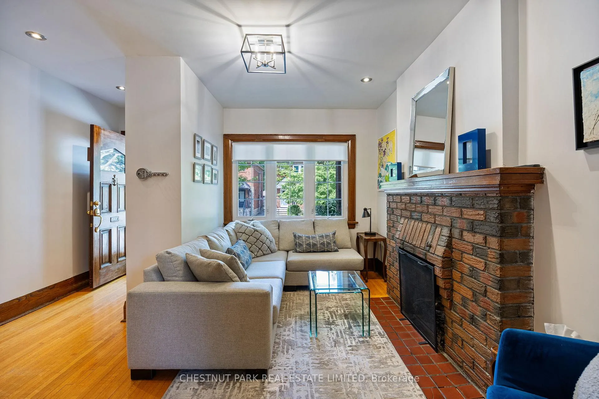 Photo 4 of 211 Greer Road, Toronto, Lawrence Park North — HOMEH