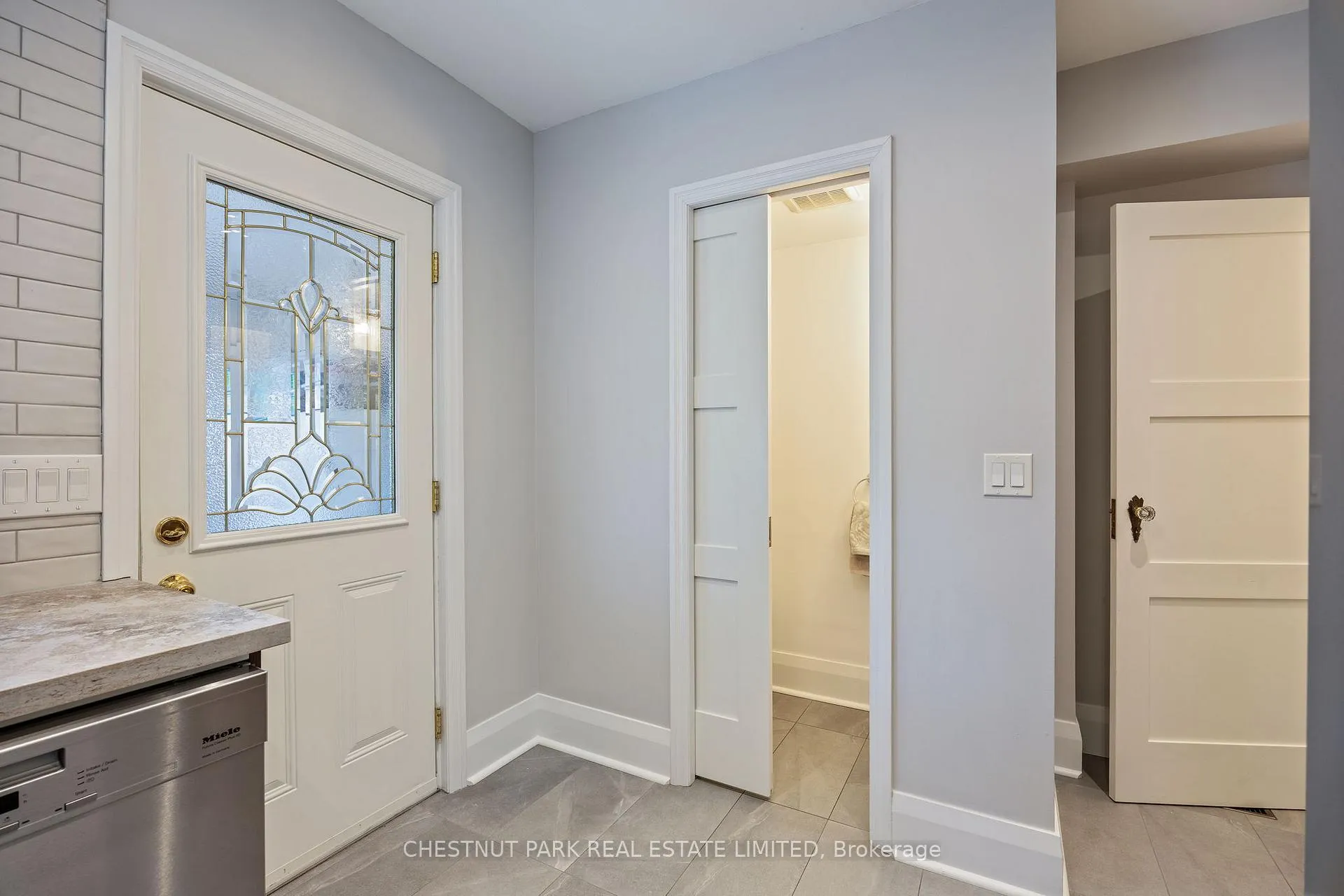 Photo 10 of 211 Greer Road, Toronto, Lawrence Park North — HOMEH