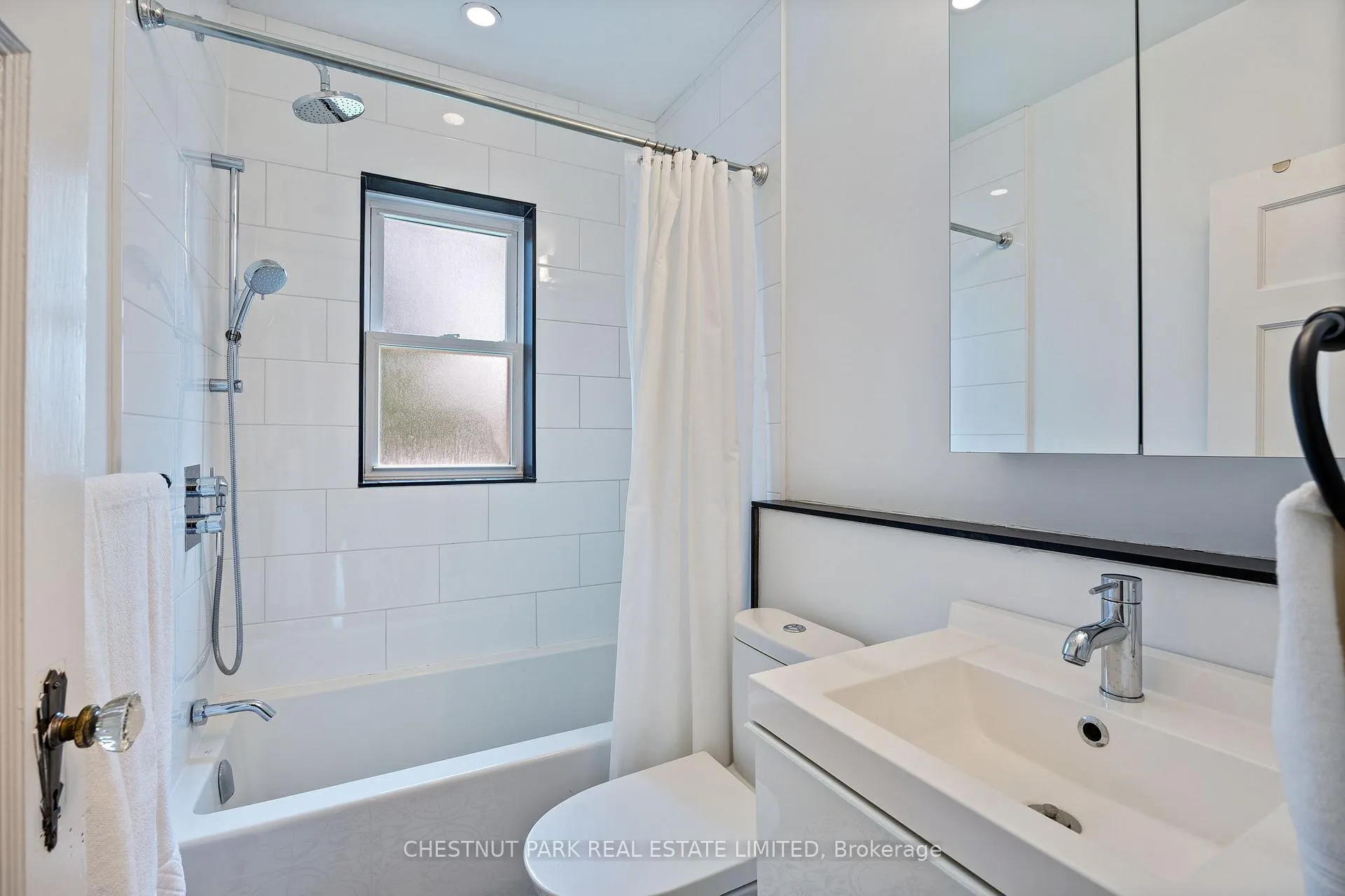 Photo 15 of 211 Greer Road, Toronto, Lawrence Park North — HOMEH