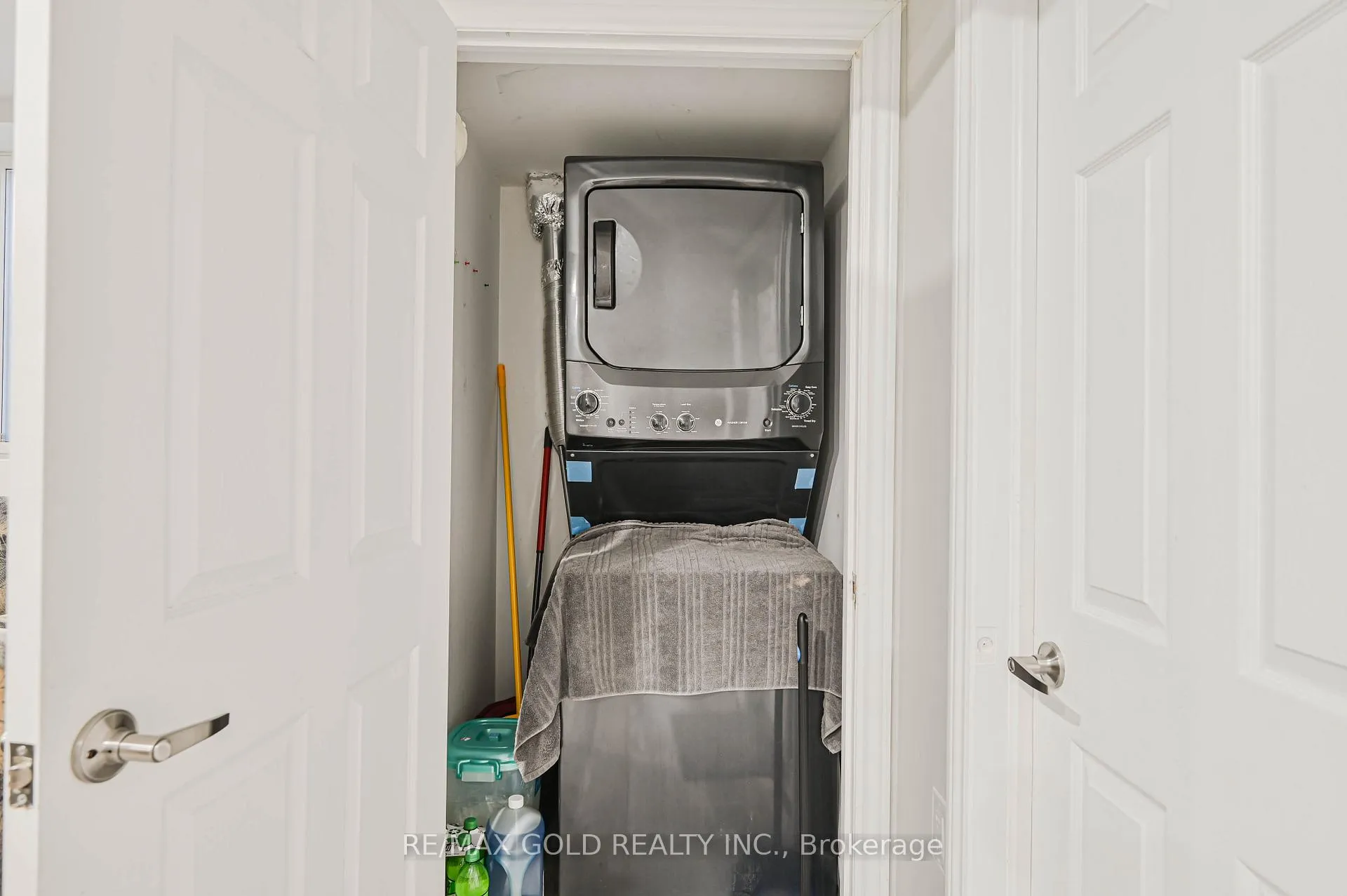 Photo 44 of 66 Kalmia Road, Brampton, Credit Valley — HOMEH