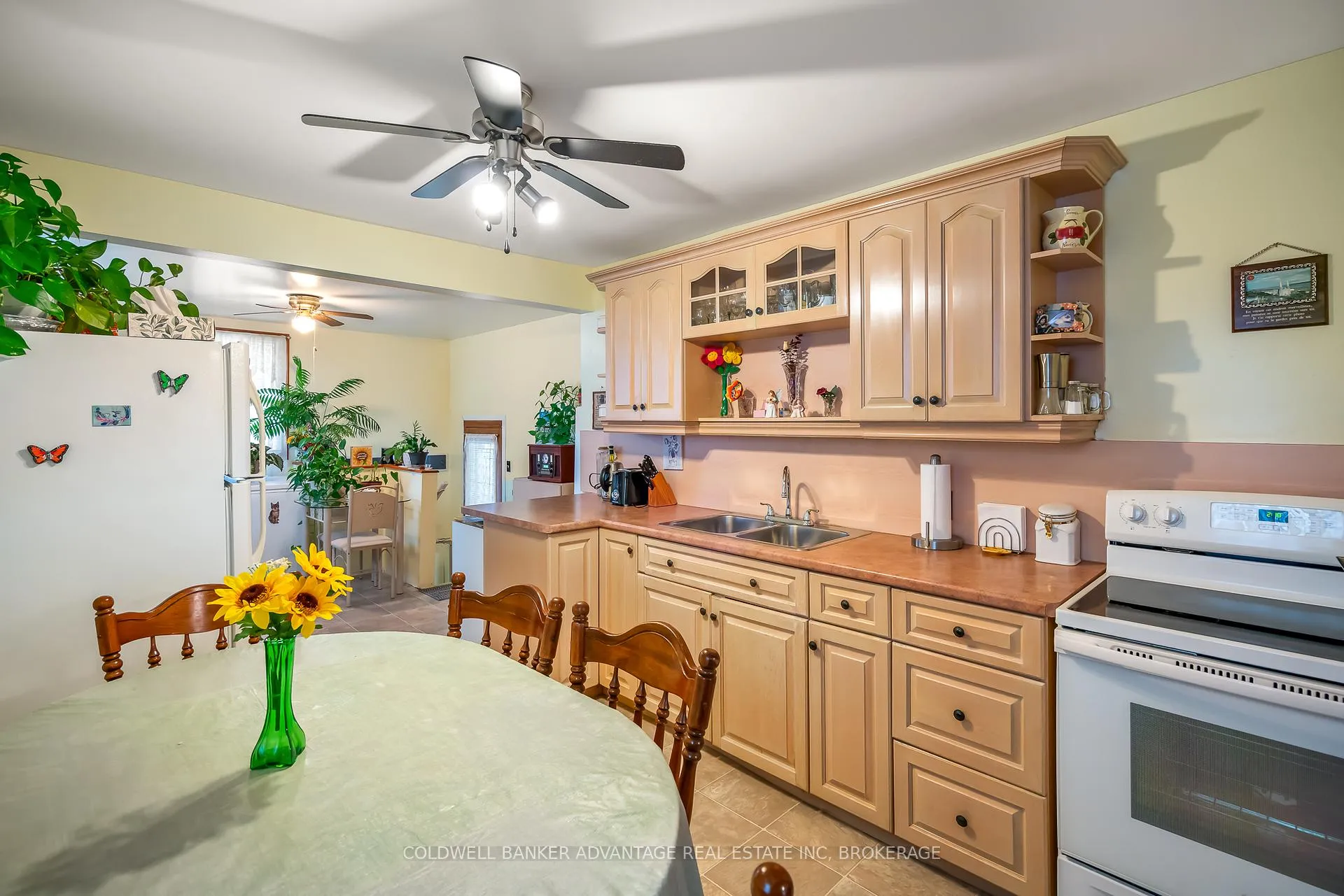 Photo 10 of 386 Simpson Avenue, Welland, Lincoln/Crowland — HOMEH