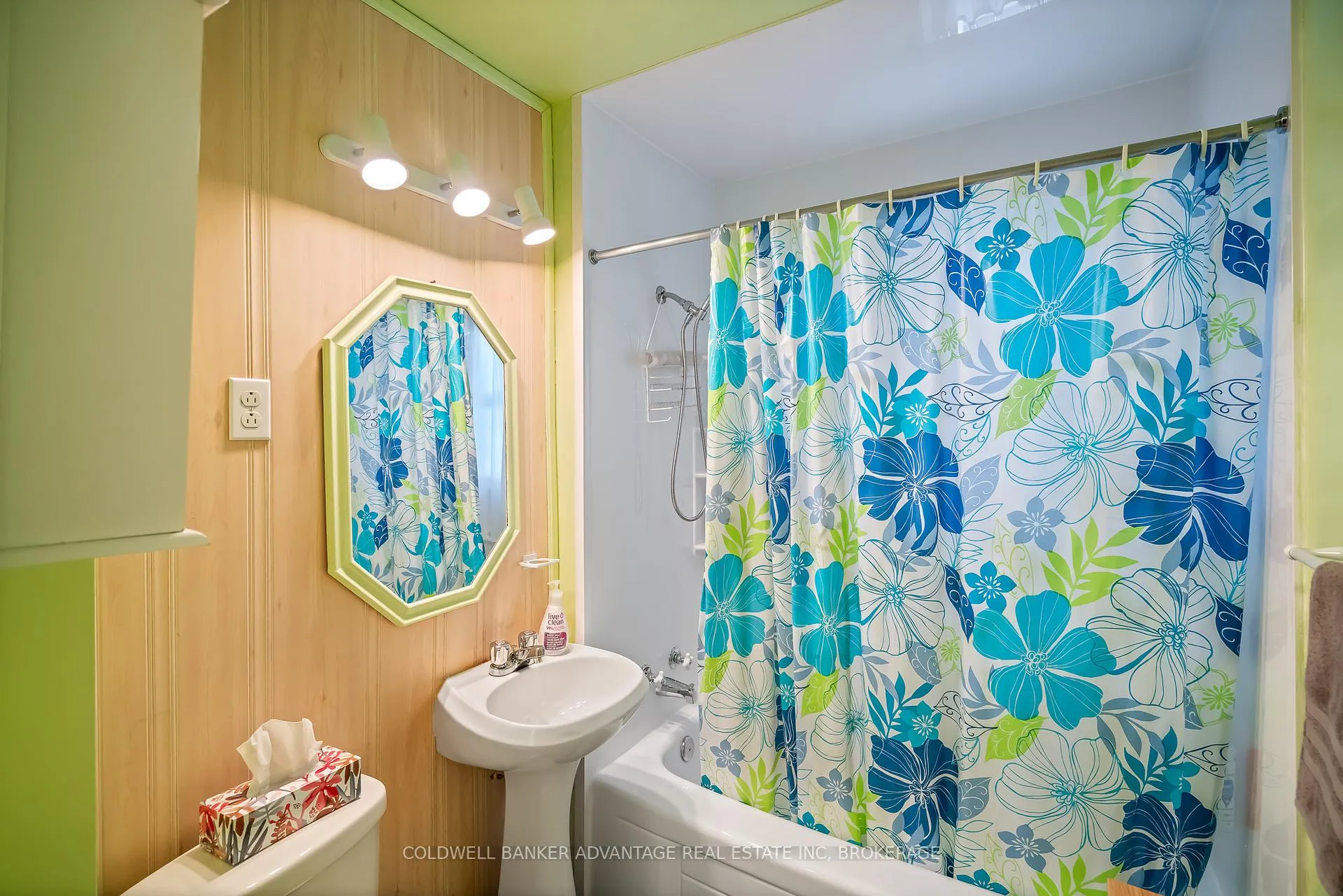 Photo 17 of 386 Simpson Avenue, Welland, Lincoln/Crowland — HOMEH