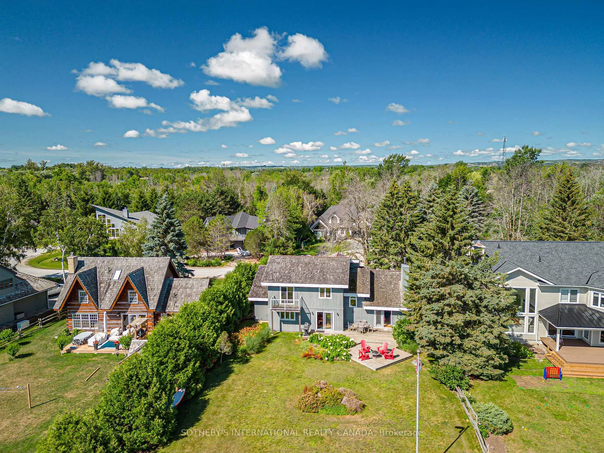 Photo 7 of 121 Fieldcrest Court, Blue Mountains — HOMEH