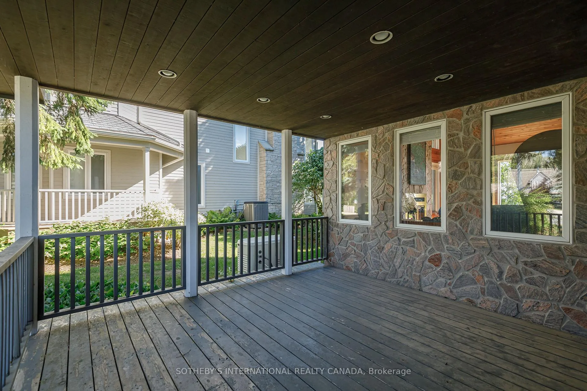 Photo 19 of 121 Fieldcrest Court, Blue Mountains — HOMEH