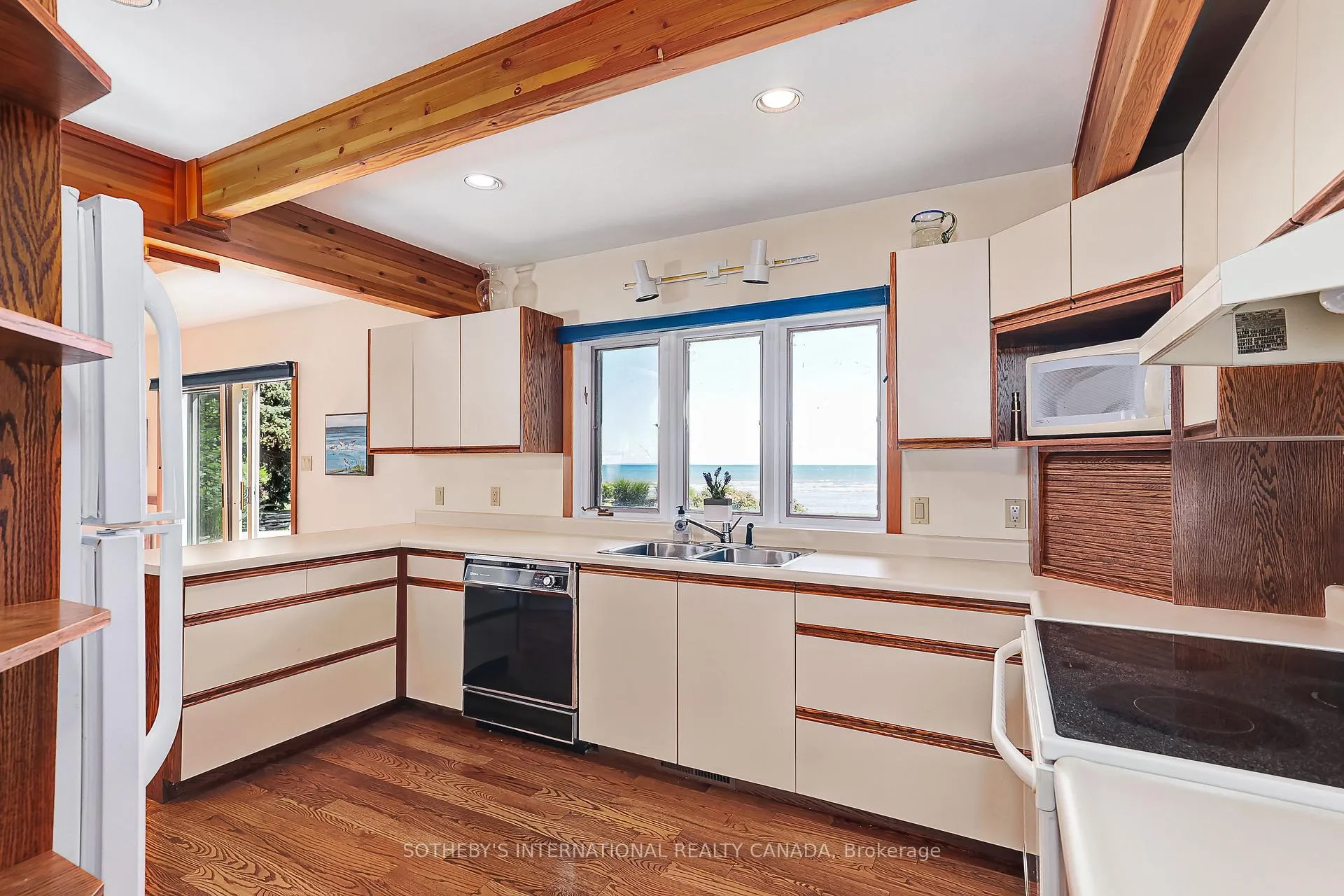 Photo 25 of 121 Fieldcrest Court, Blue Mountains — HOMEH